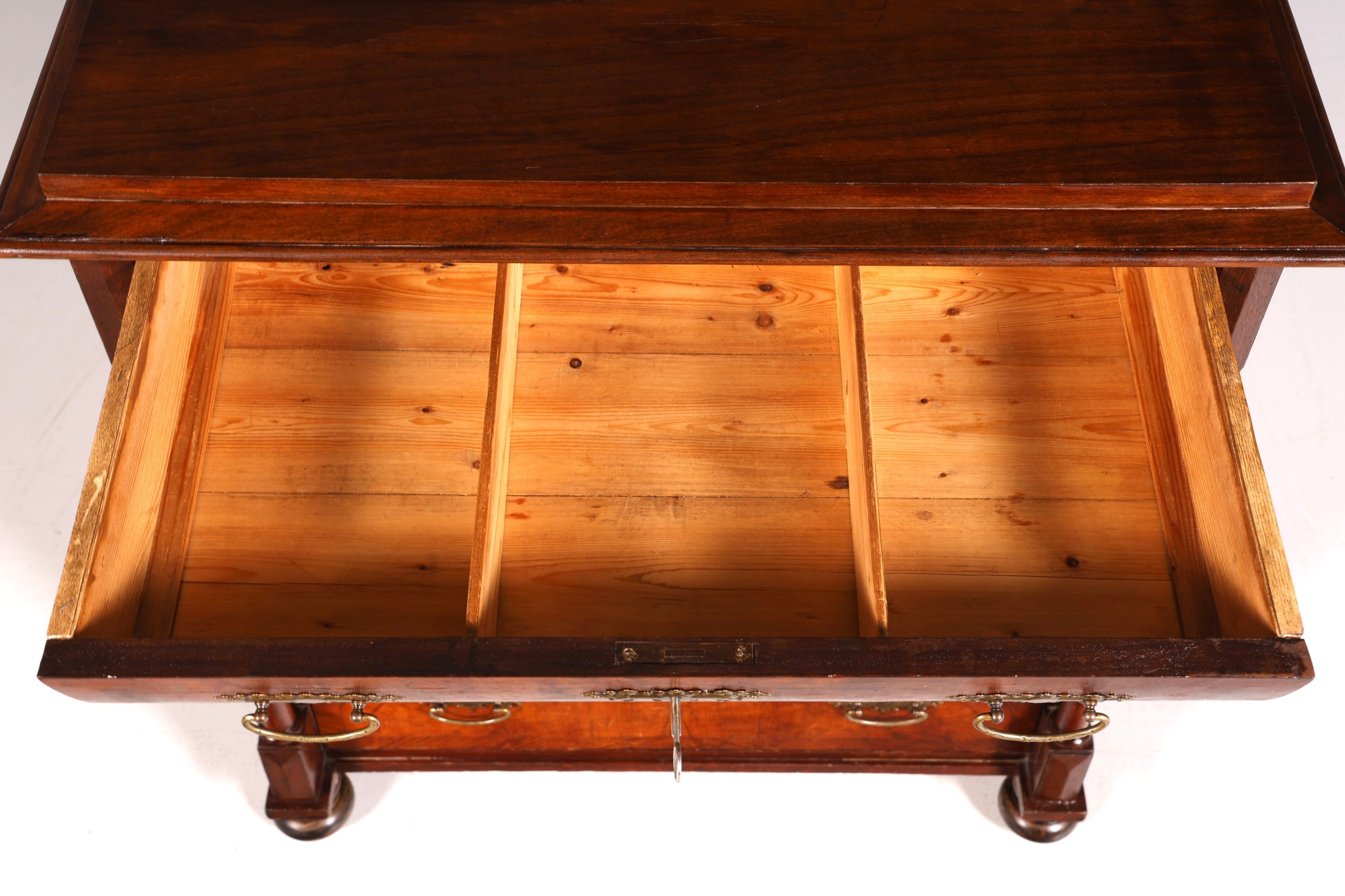 Wunderschöne Gründerzeit Kommode Louis Philippe Nussbaum Schubladenkommode um 1880