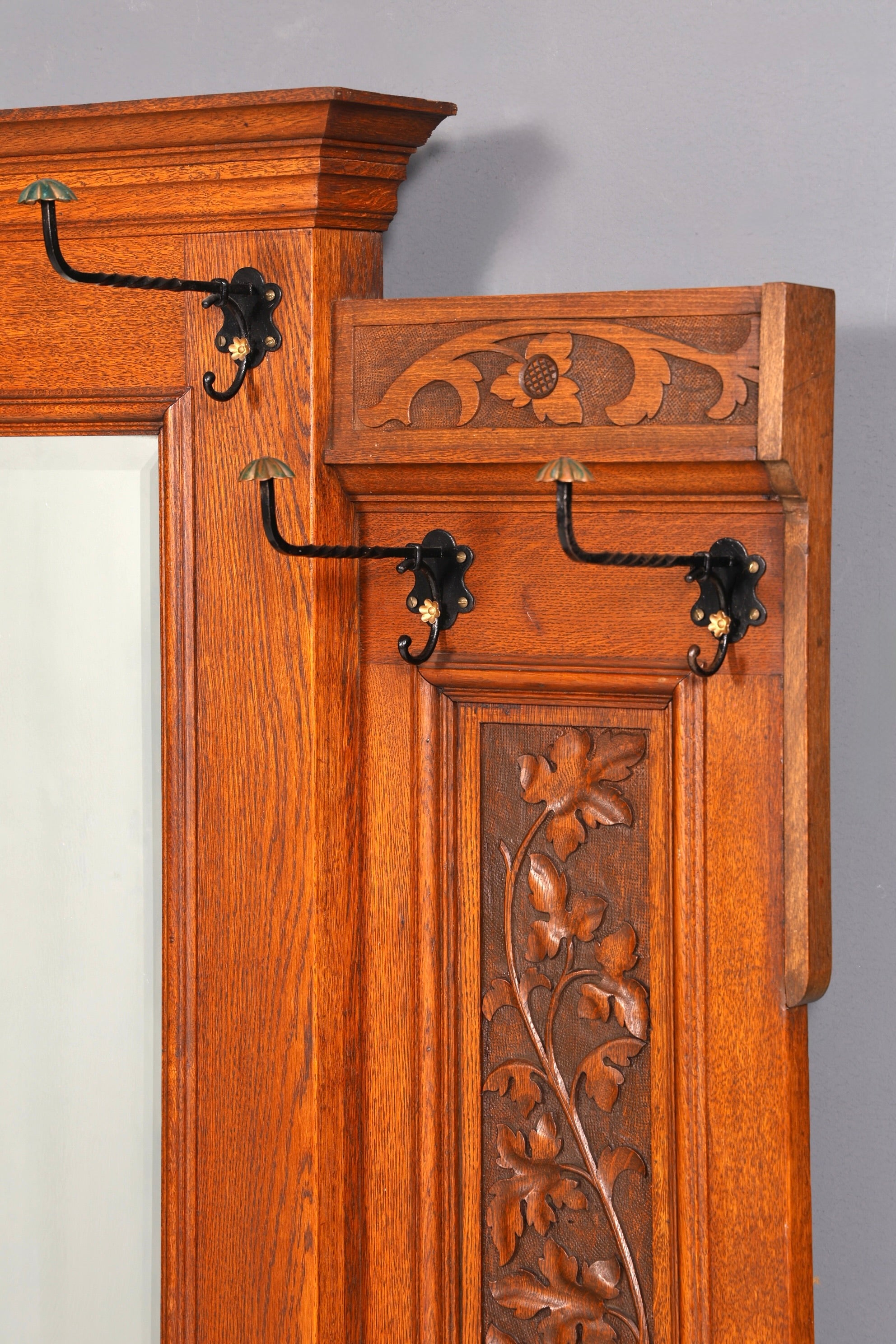 Traumhafte Jugendstil Garderobe Flurgarderobe Eiche Antik Kleiderwand mit Spiegel Dielenmöbel Wandgarderobe