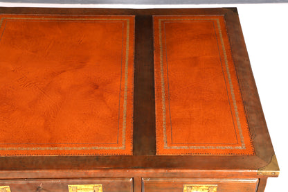 Bureau maritime onirique, bureau militaire anglais, table de bureau avec plateau en cuir véritable