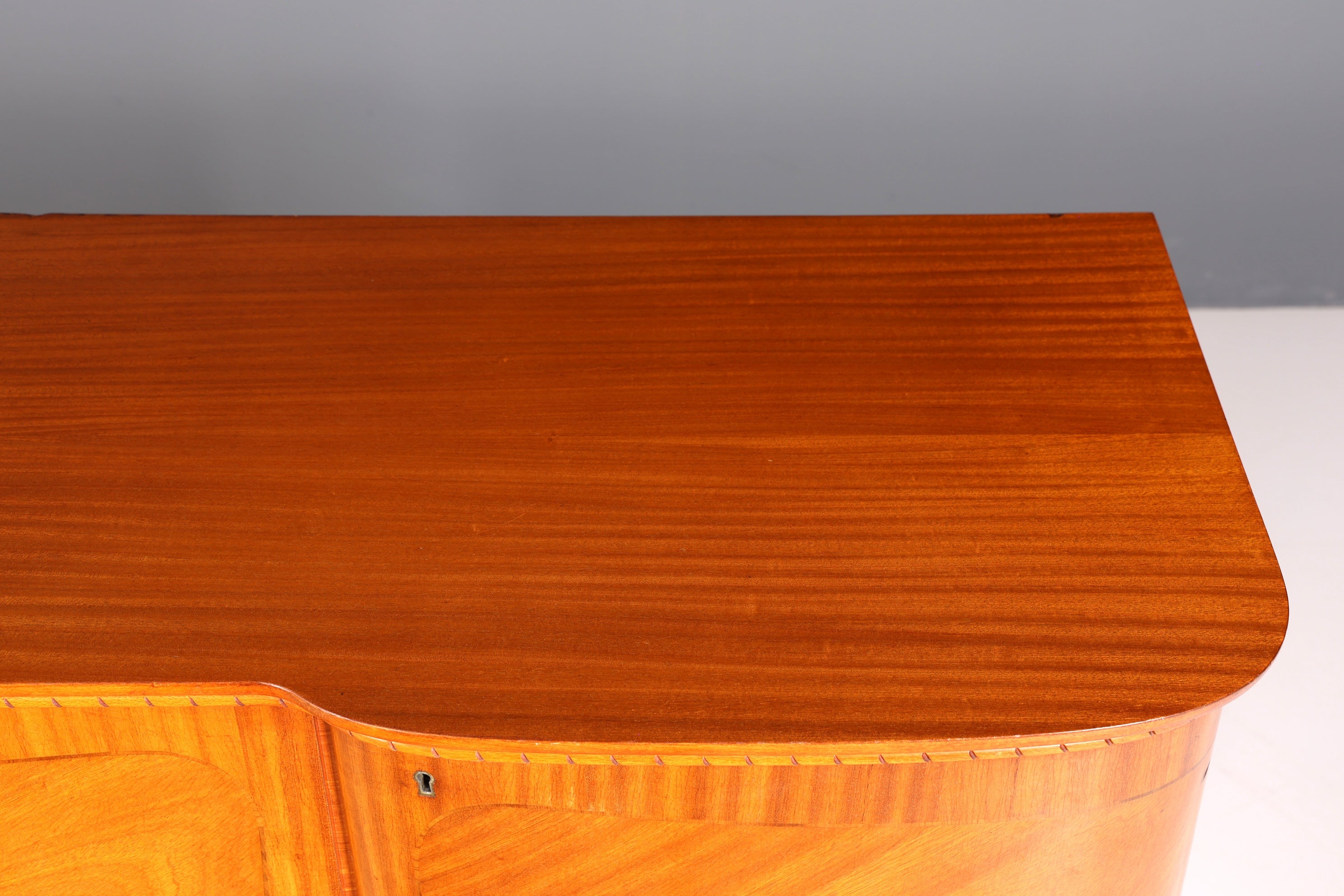 F859 Finish cm Wunderschöne Art Deco Vitrine Nussbaum Vitrine massiv Holz Antik Schrank