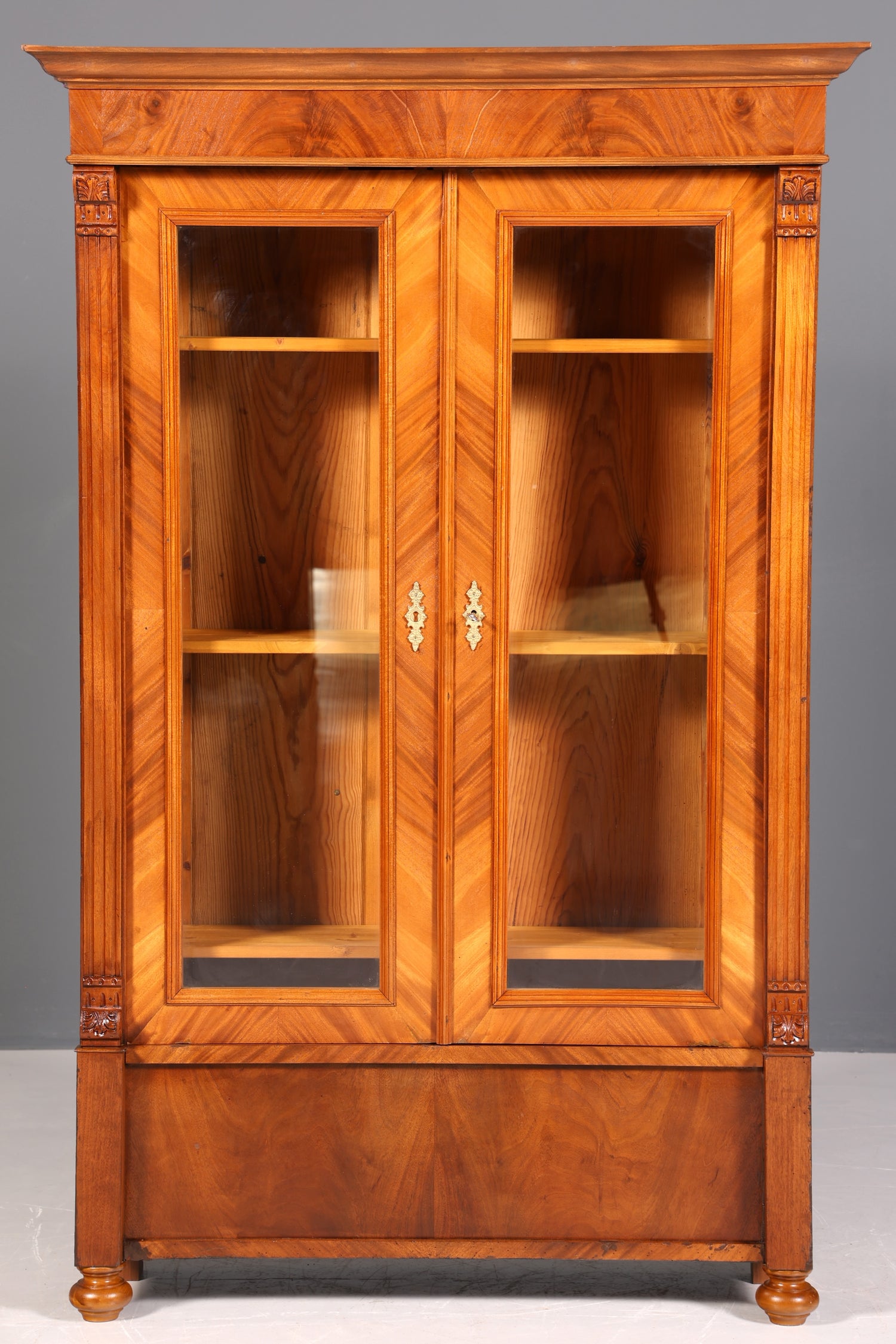F860 Finish cm Edler Gründerzeit Vitrine um 1880 Schrank Antik Jugendstil Nussbaum Bücherregal
