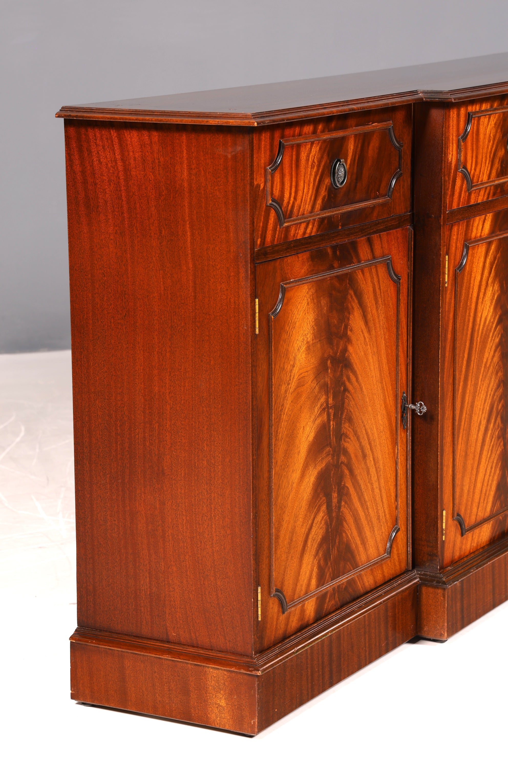 Wunderschönes Englisches Sideboard Mahagoni Schrank Antik 60s Buffetschrank Kommode