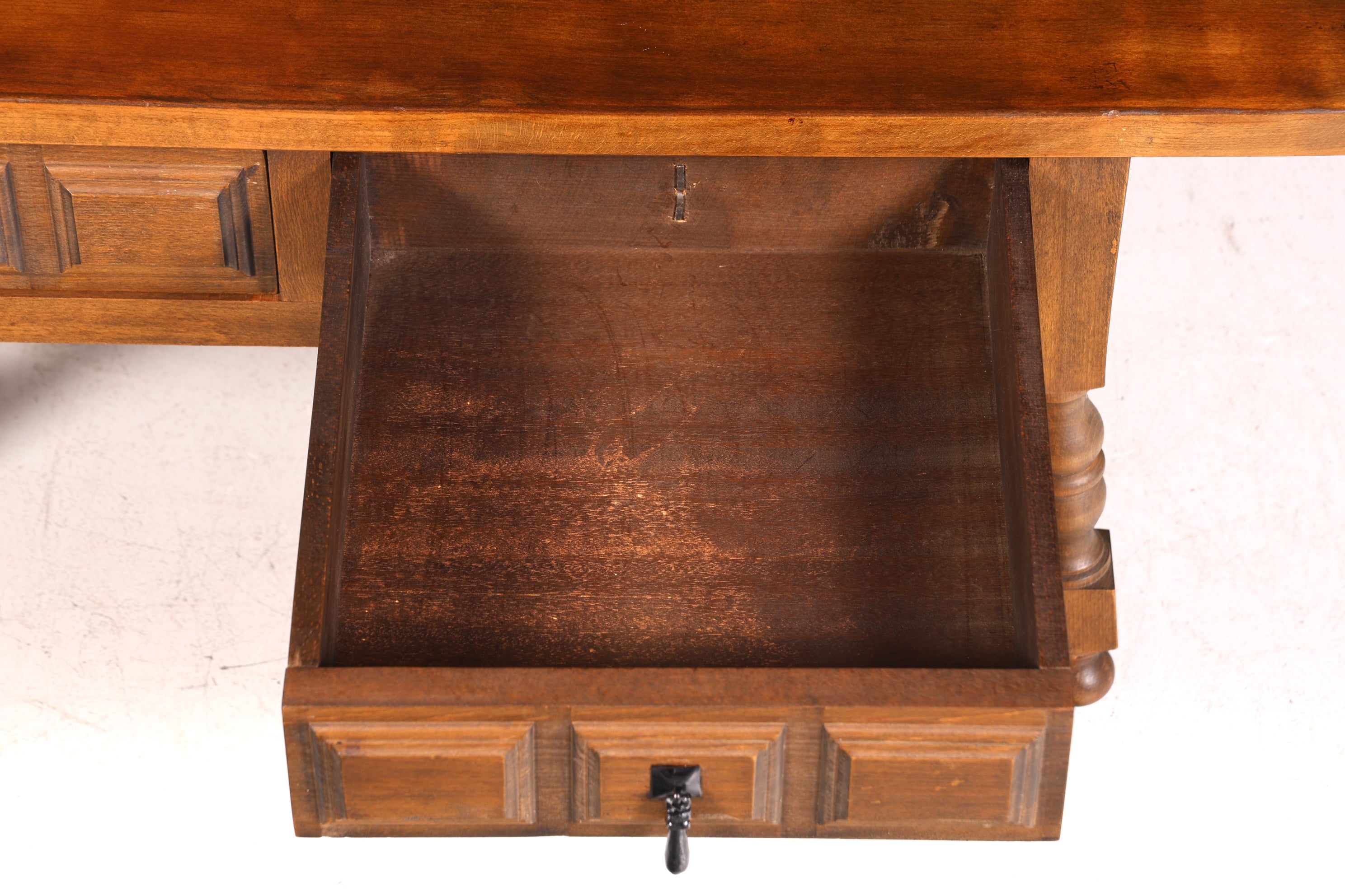 Belle table espagnole, table basse en bois véritable, table d&