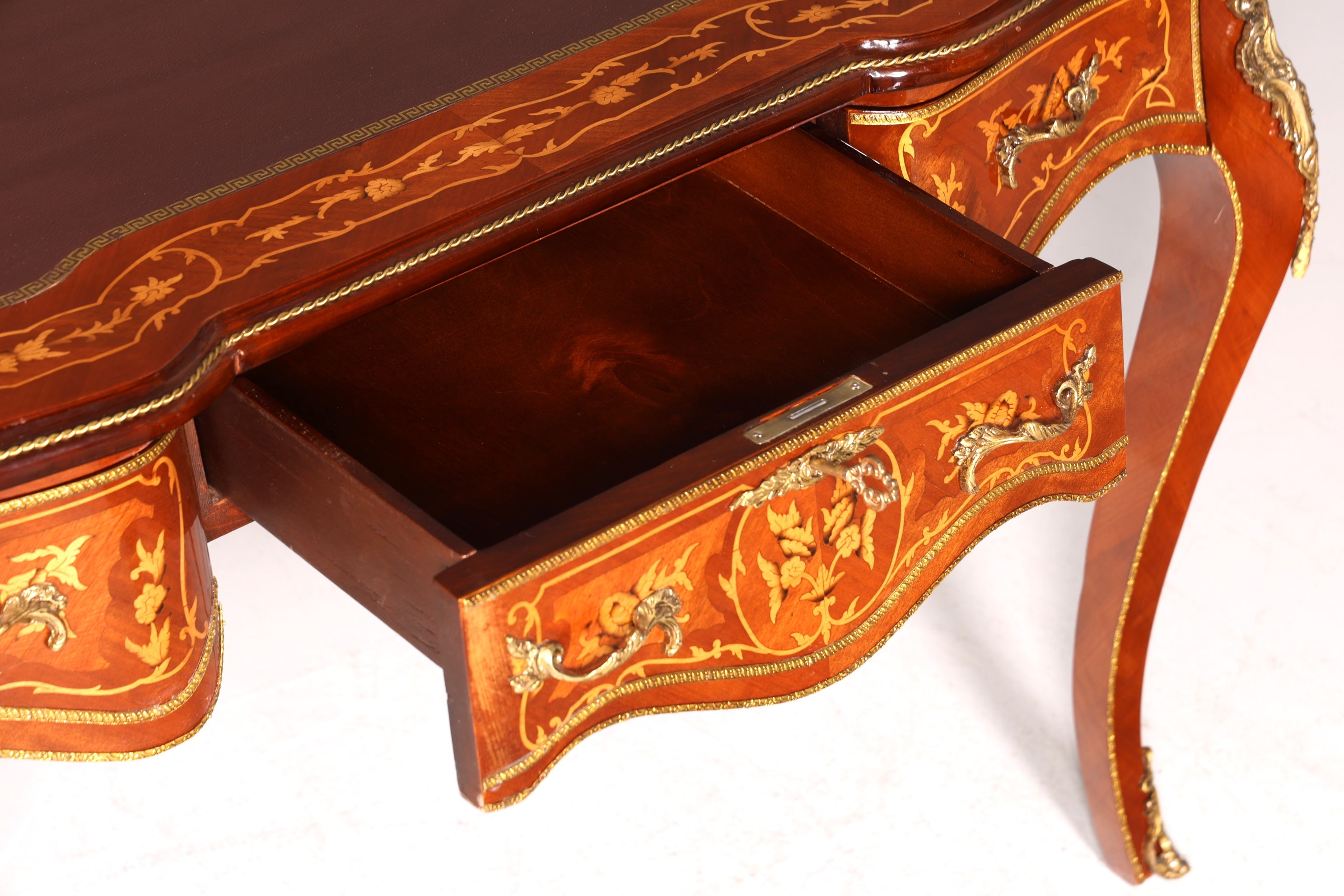 Magnifique bureau de style Louis XV, bureau de bureau français, table de bureau de style ancien