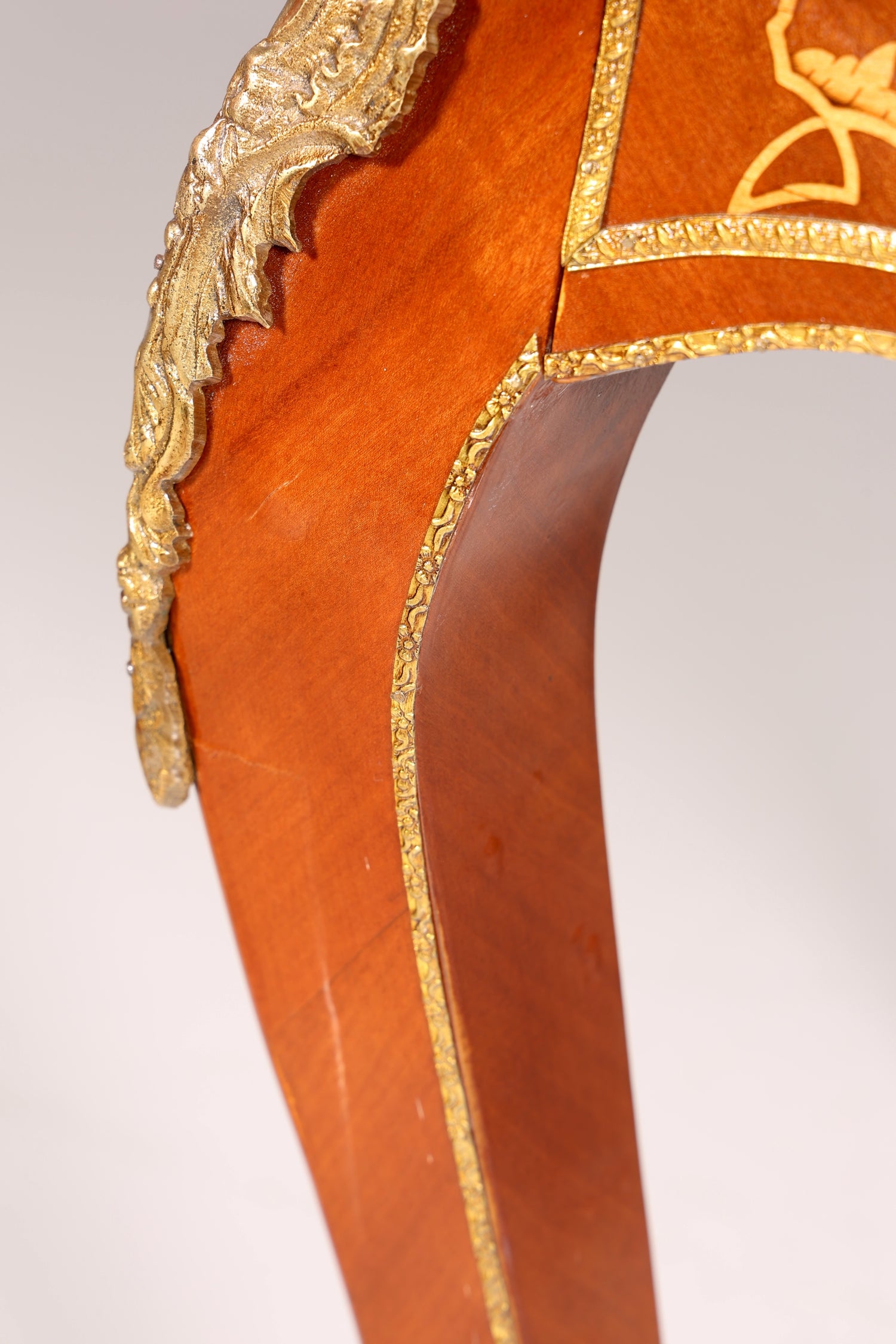 Magnifique bureau de style Louis XV, bureau de bureau français, table de bureau de style ancien