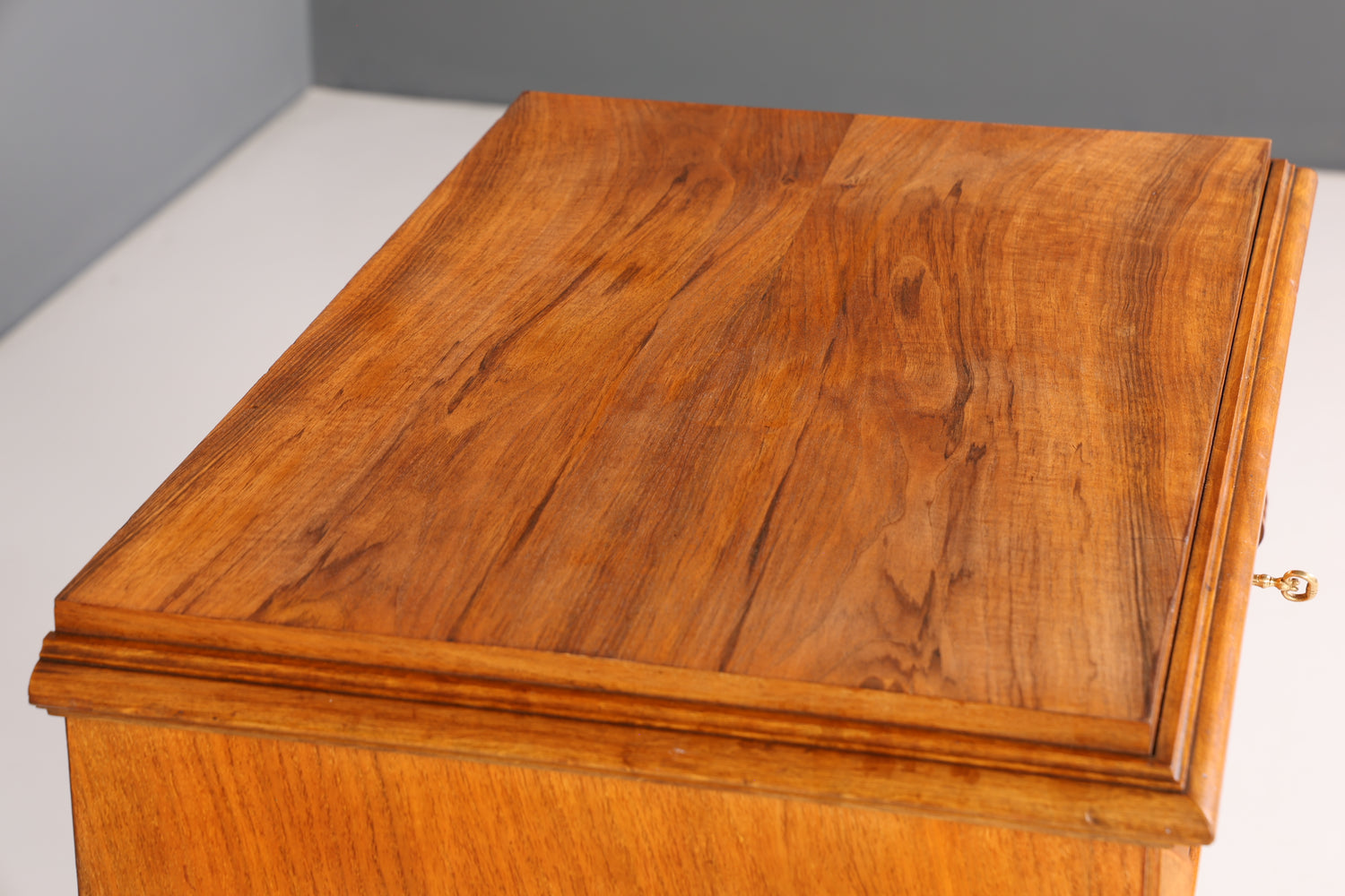 Stilvolle Gründerzeit Kommode Jugendstil Vertiko Schubladenkommode Antik Wäschekommode