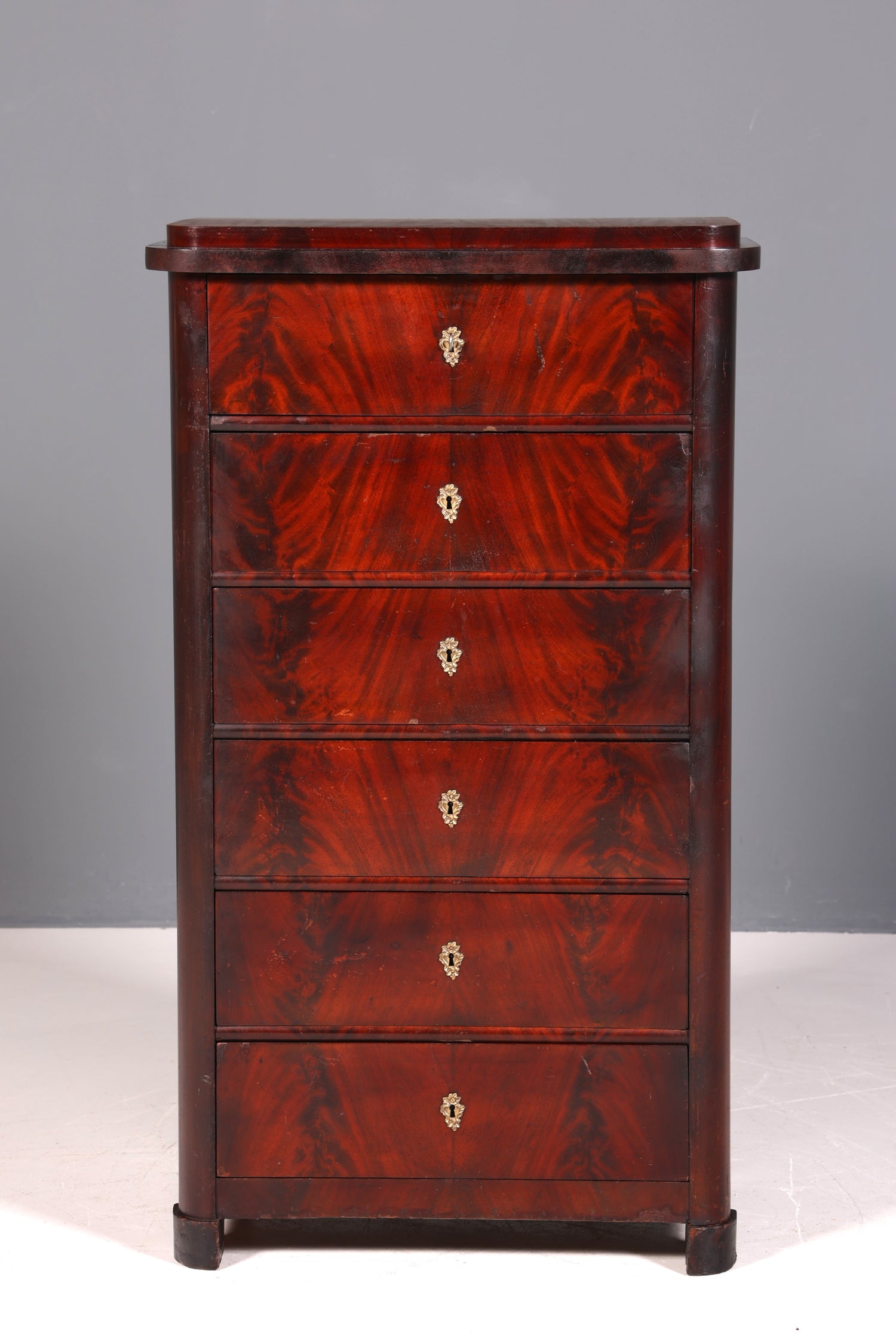 Beau chiffonnier Louis Philippe vers 1880, cabinet vertiko Gründerzeit (fin XIXème siècle), Semainier