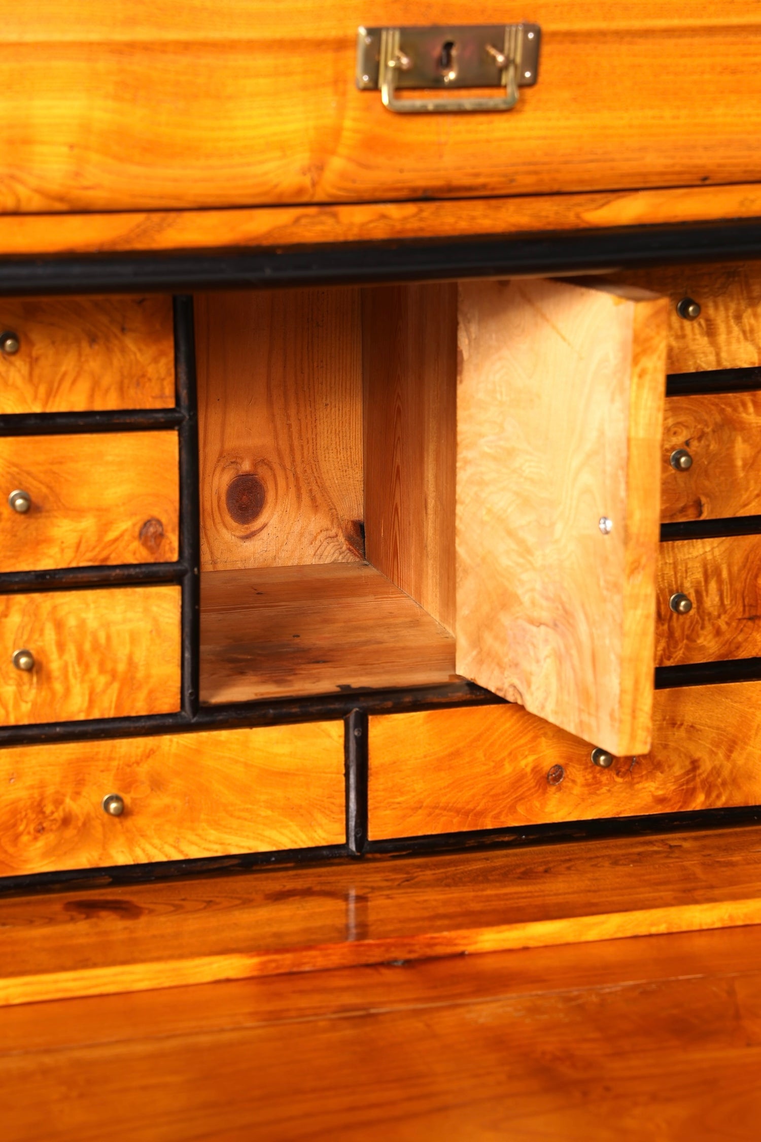 Secrétaire onirique Louis Philippe vers 1880, meuble ancien Gründerzeit, chiffonnier