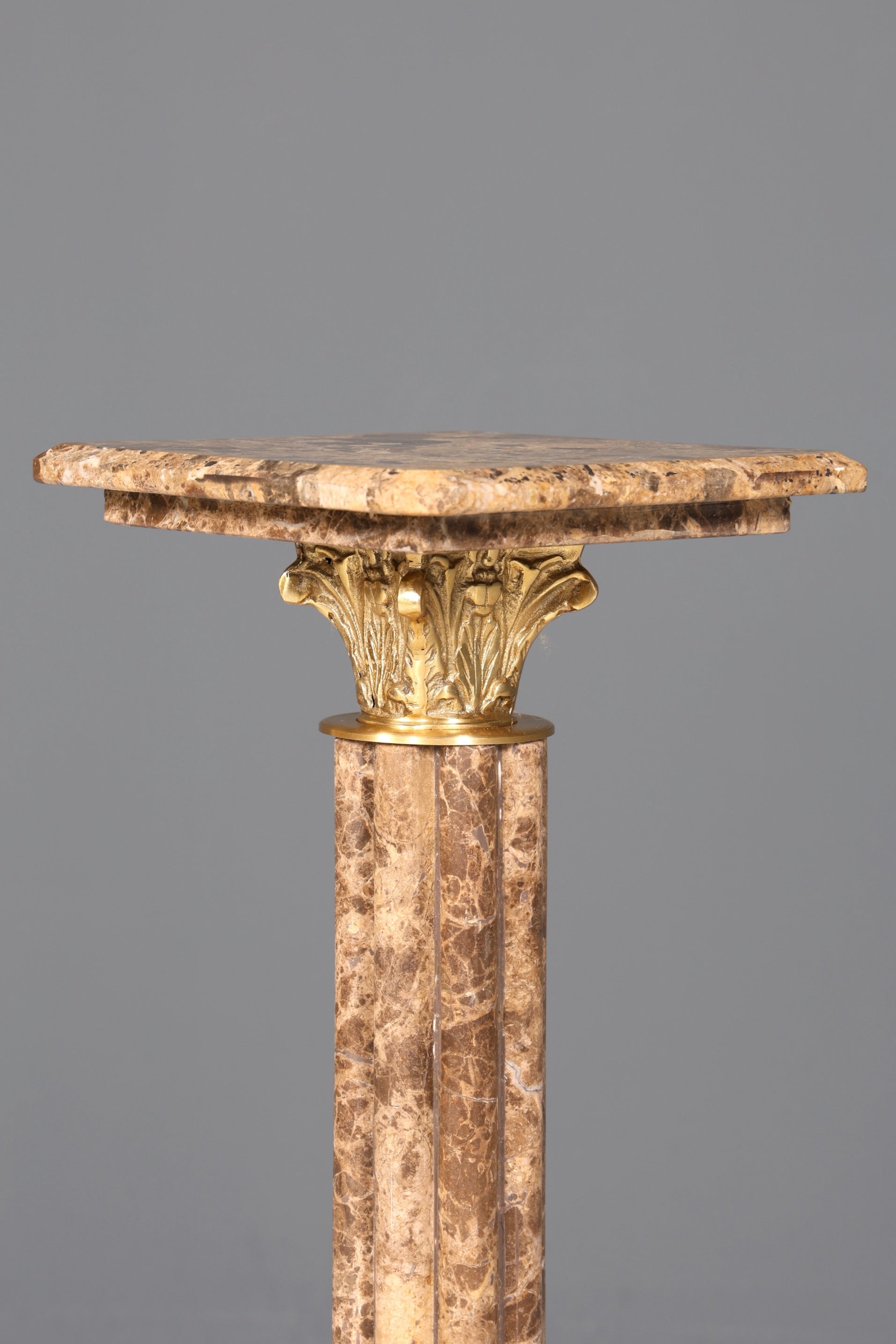 Wunderschöne Barock Stil Säule Louis XV Marmor Blumensäule Naturstein Sockel Ablage