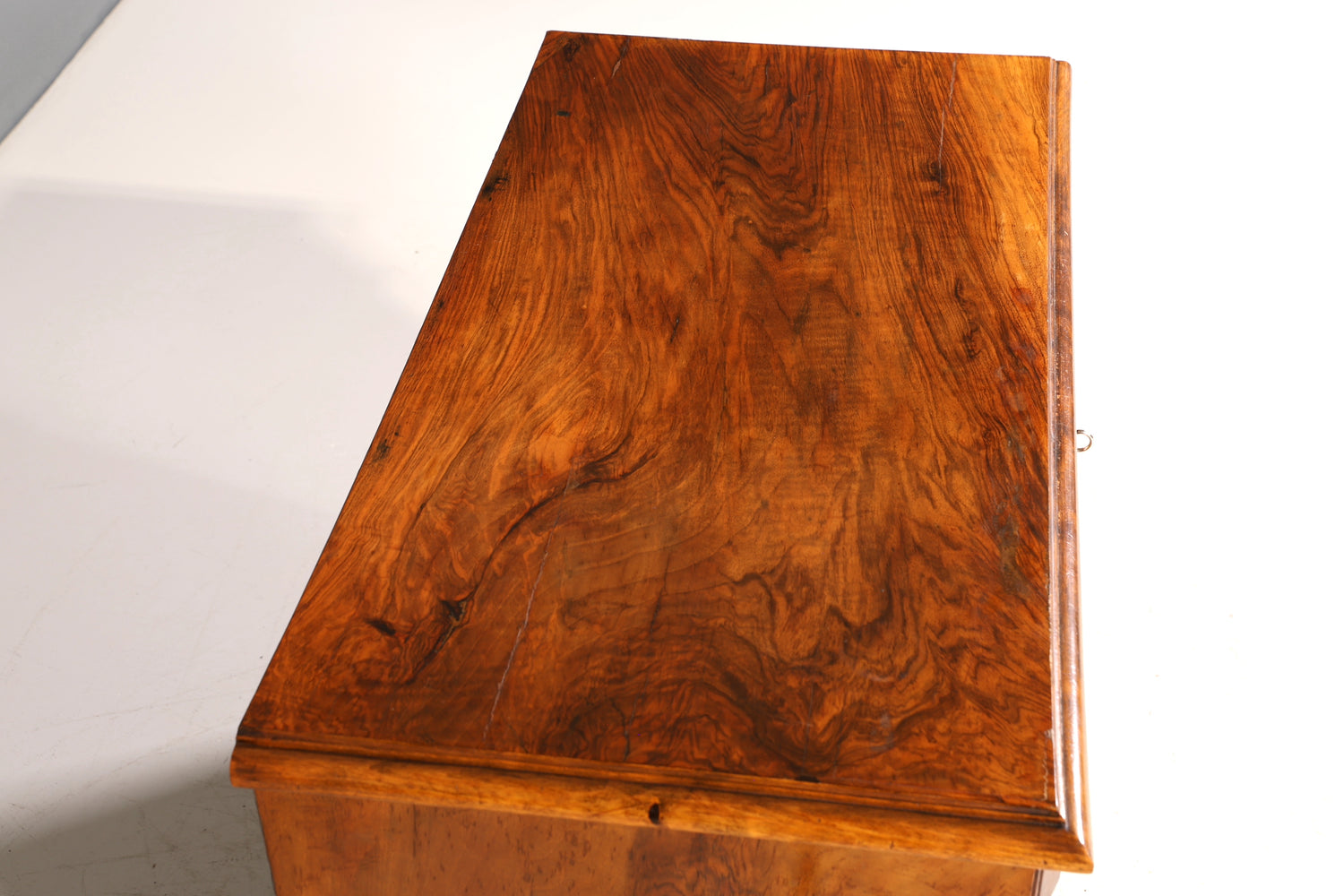 Wunderschöne Gründerzeit Kommode Louis Philippe Vertiko Nussbaum Sideboard um 1880