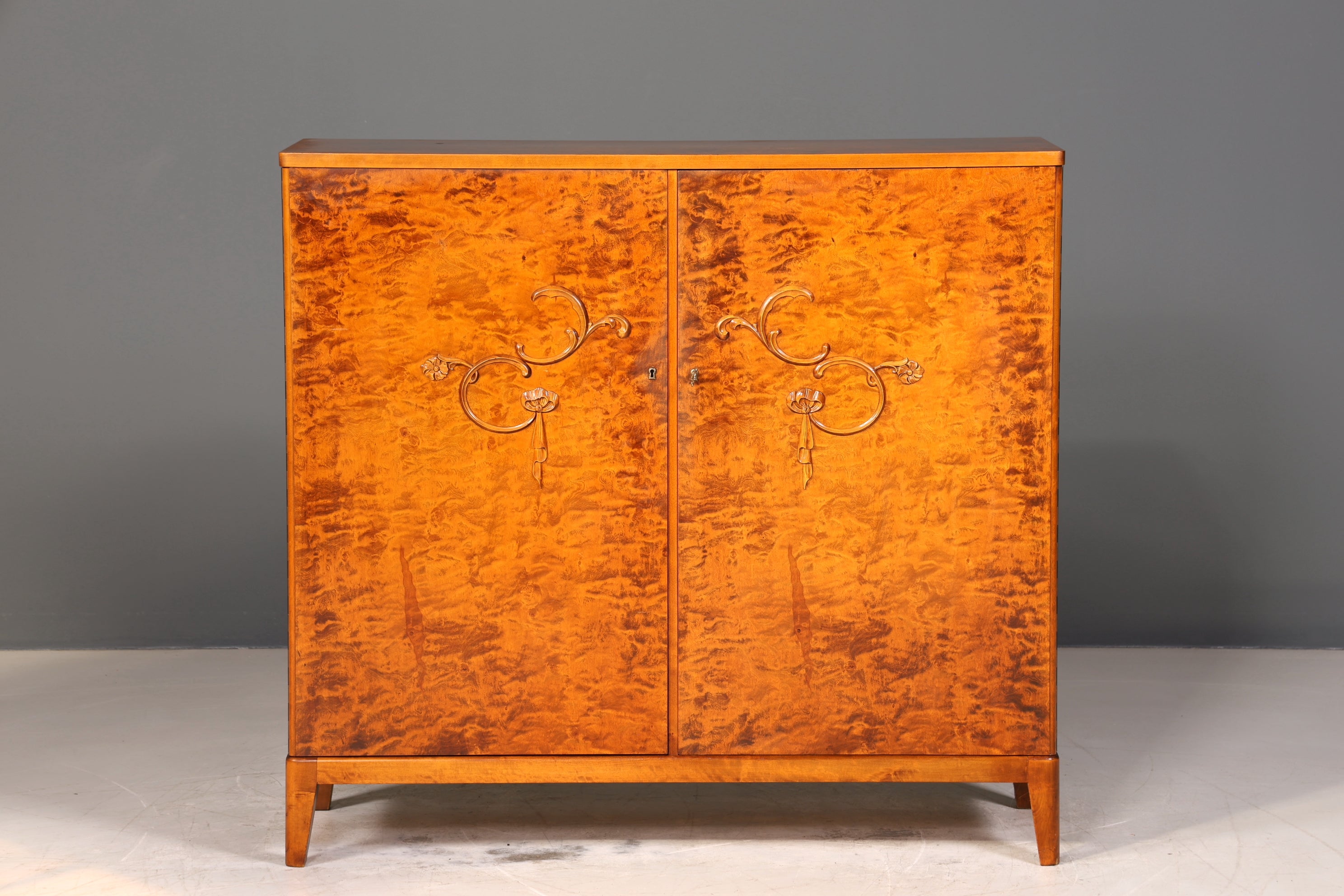 E897 Finish Stilvoller Original Art Deco Schrank Vertiko Kleiderschrank um 1940