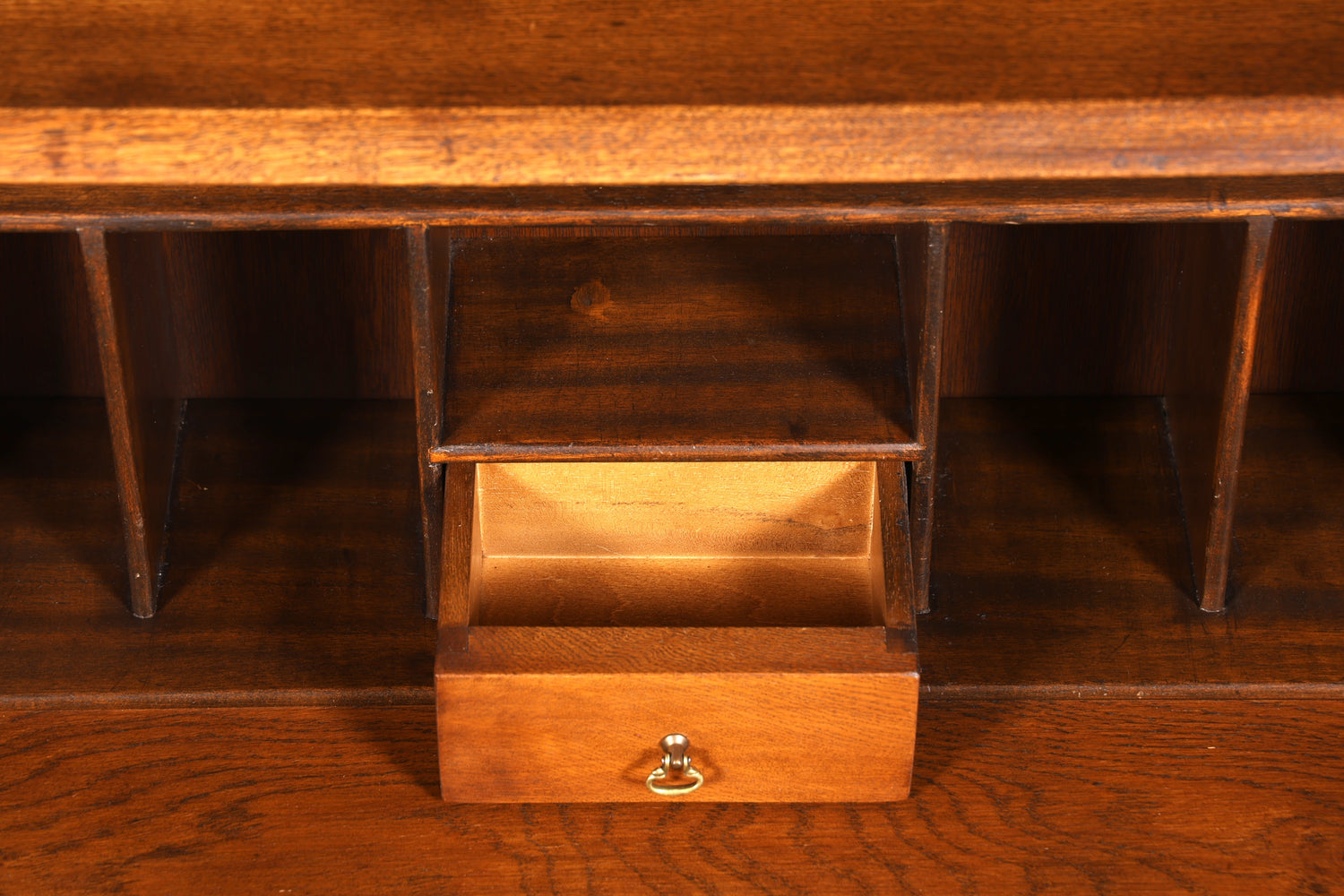 Bureau secrétaire anglais élégant, reproduction en chêne, table de bureau Bevan Funnell, bureau à écrire