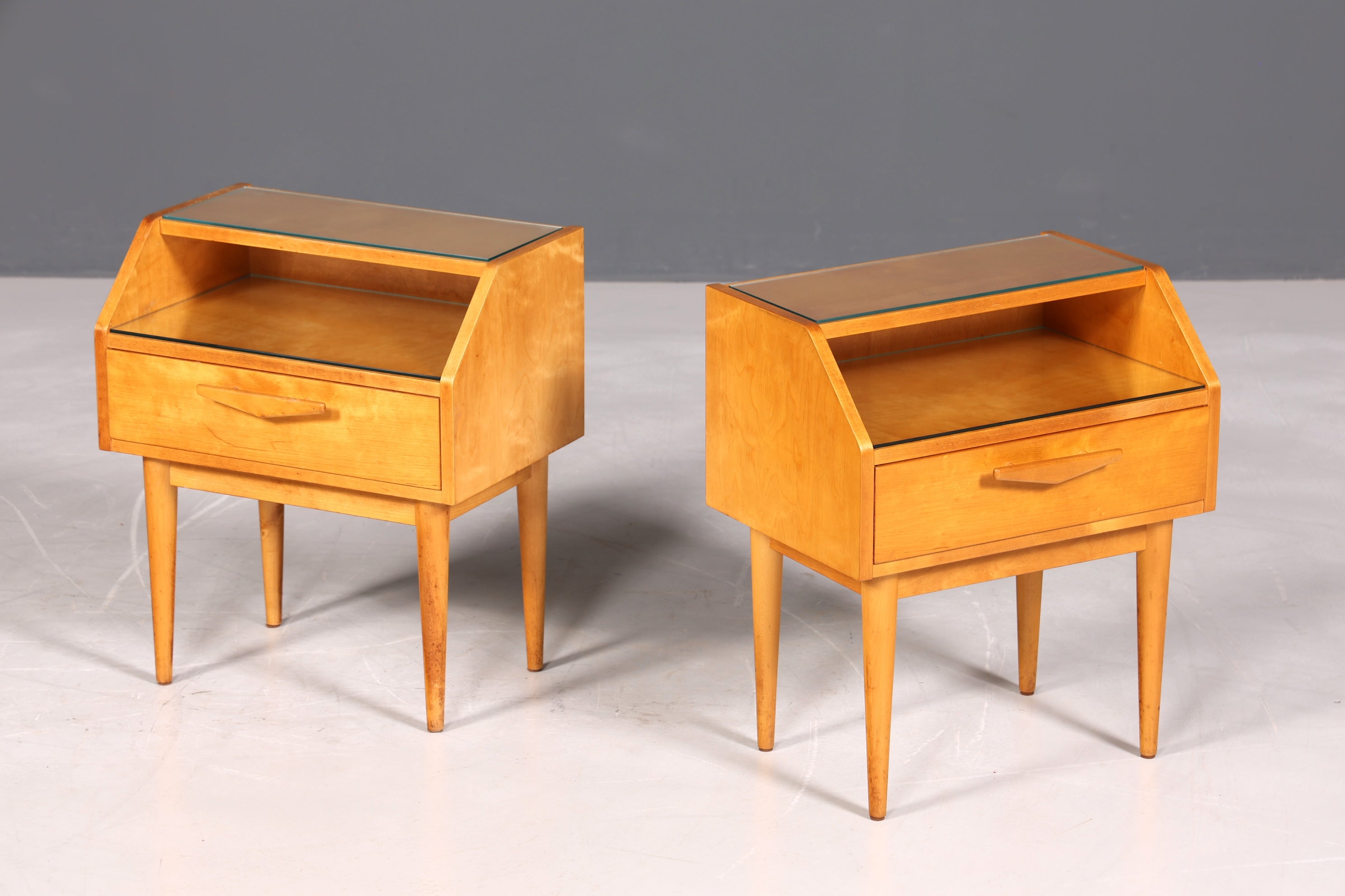 Schlichte Hellerau Kommode Mid Century Nachttisch echt Holz Beistelltisch VEB Möbel 1 von 2