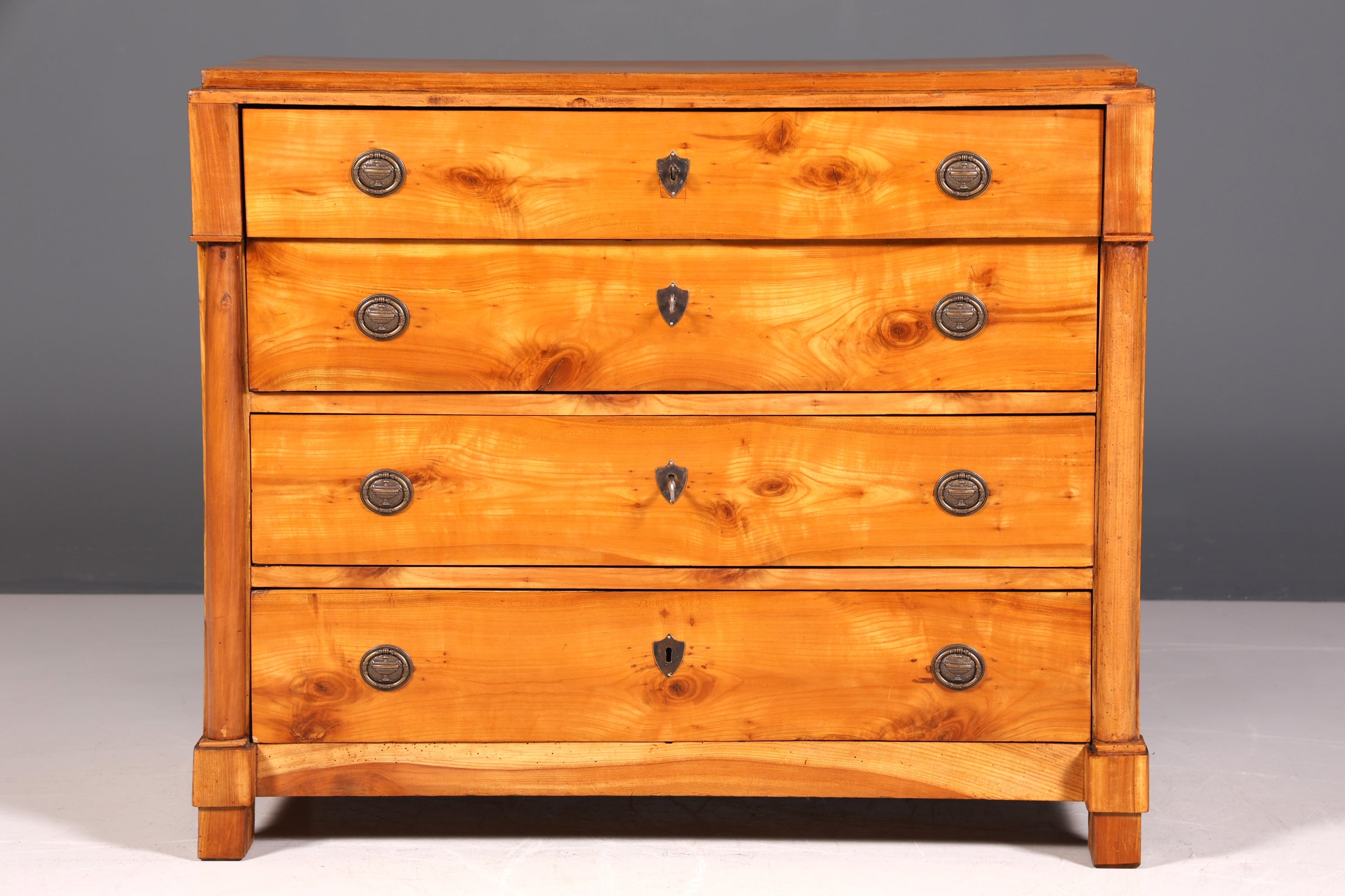 Magnifique commode ancienne de style Biedermeier, armoire, coiffeuse, coffre à linge