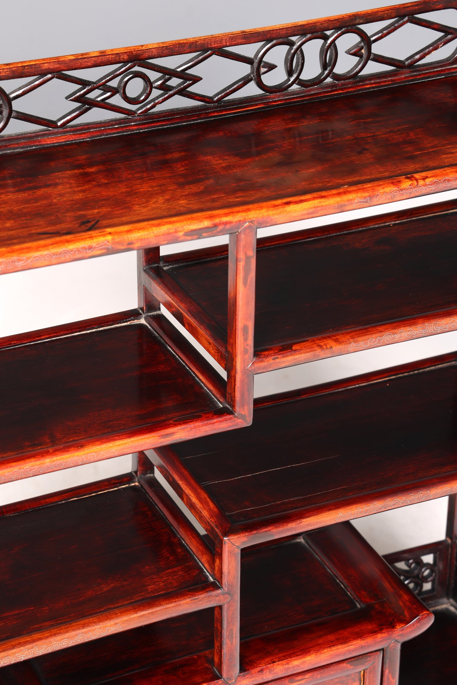 Étagère chinoise magnifiquement ornée, bibliothèque chinoise, présentoir à plusieurs niveaux, bibliothèque asiatique