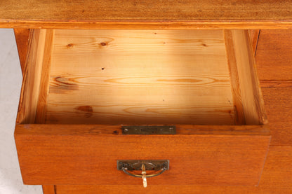 Commode Art Nouveau onirique vers 1910, buffet ancien, coffre à linge