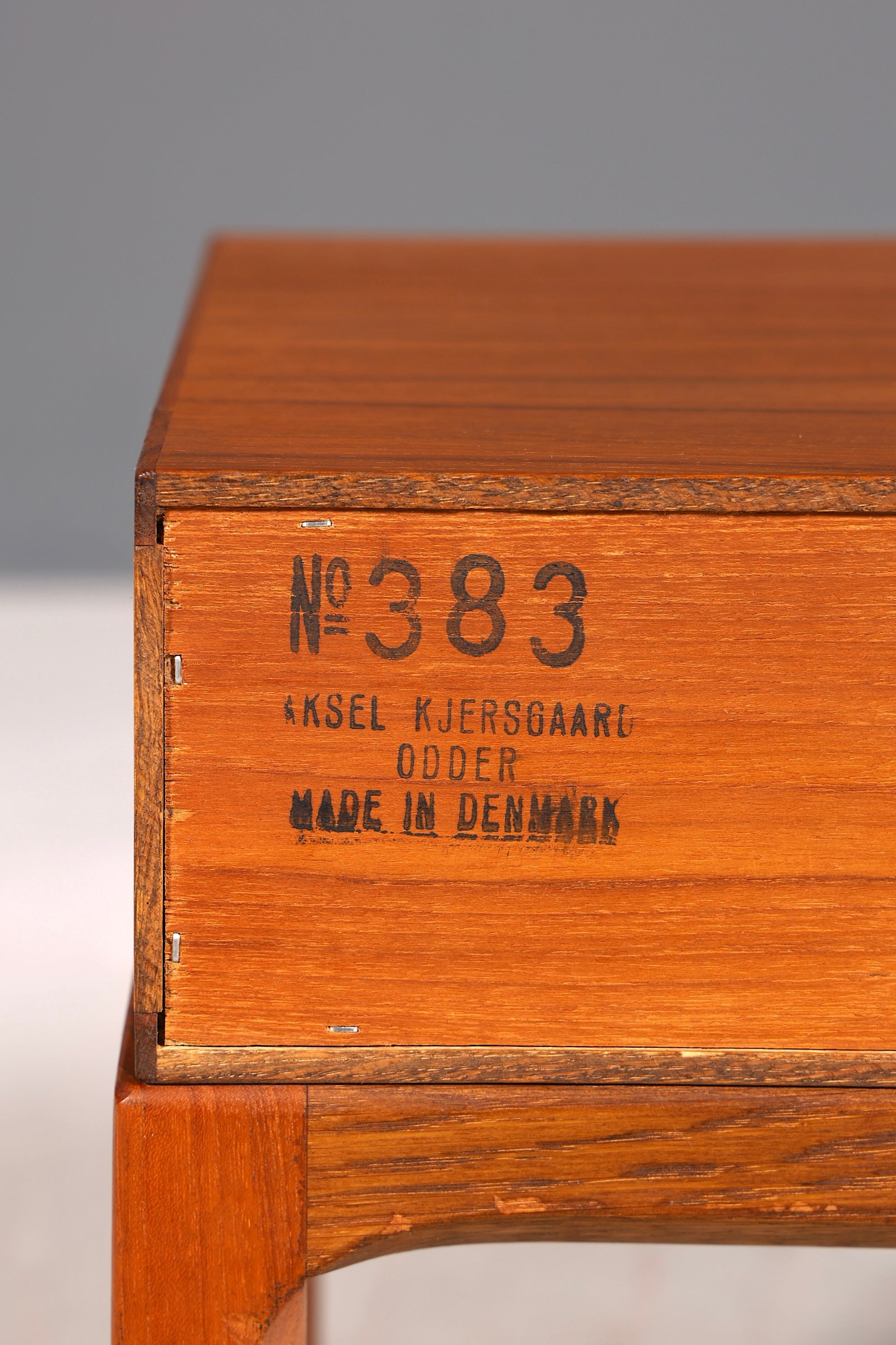 Wunderschöner Aksel Kjersgaard Beisteltlisch Mid Century Ablage Tisch Teak Holz Danish Design Nachttisch