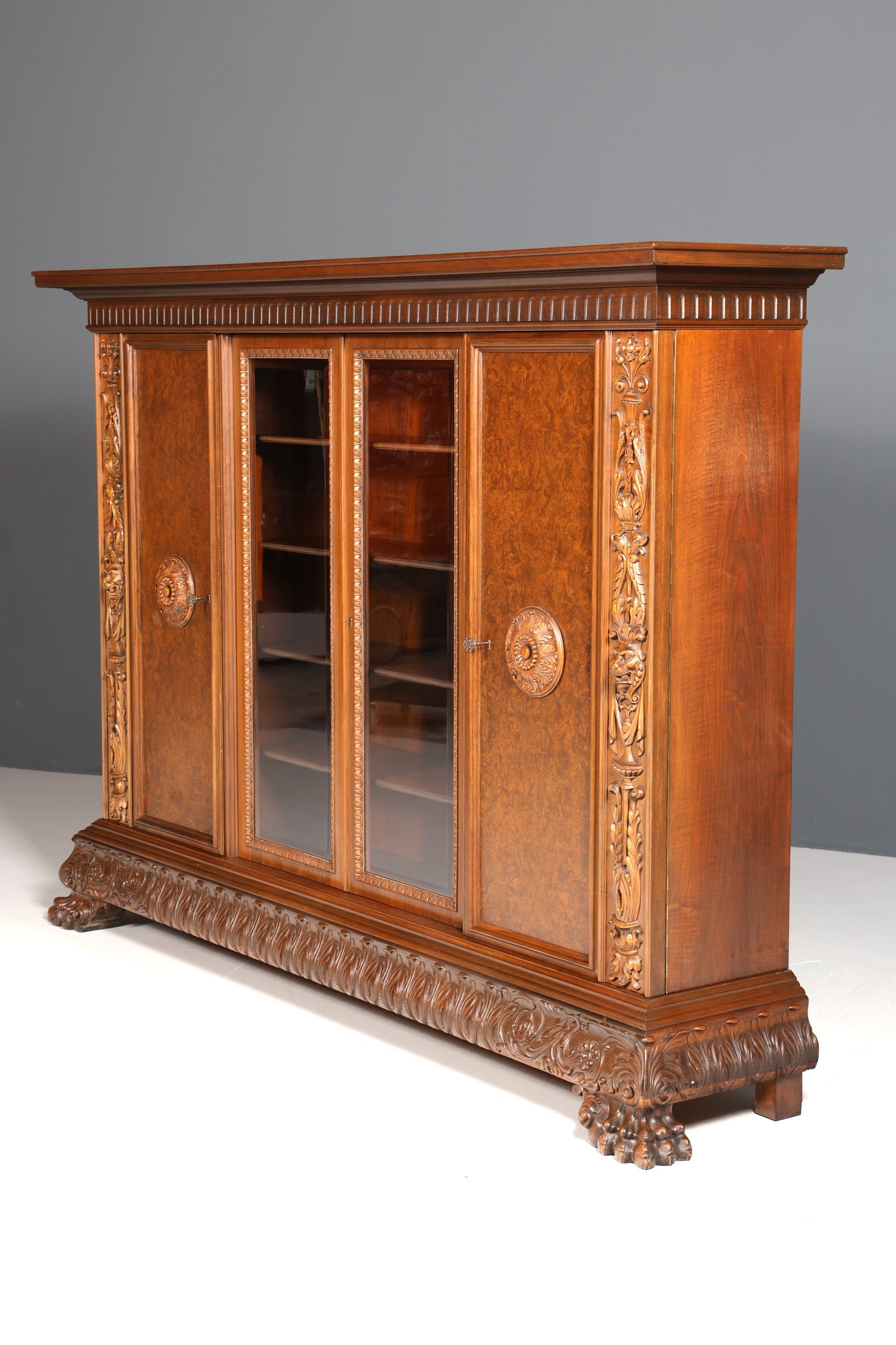 Bibliothèque néo-renaissance XXL onirique, vitrine ancienne, bureau de gentleman, buffet Gründerzeit, armoire, étagère, bureau