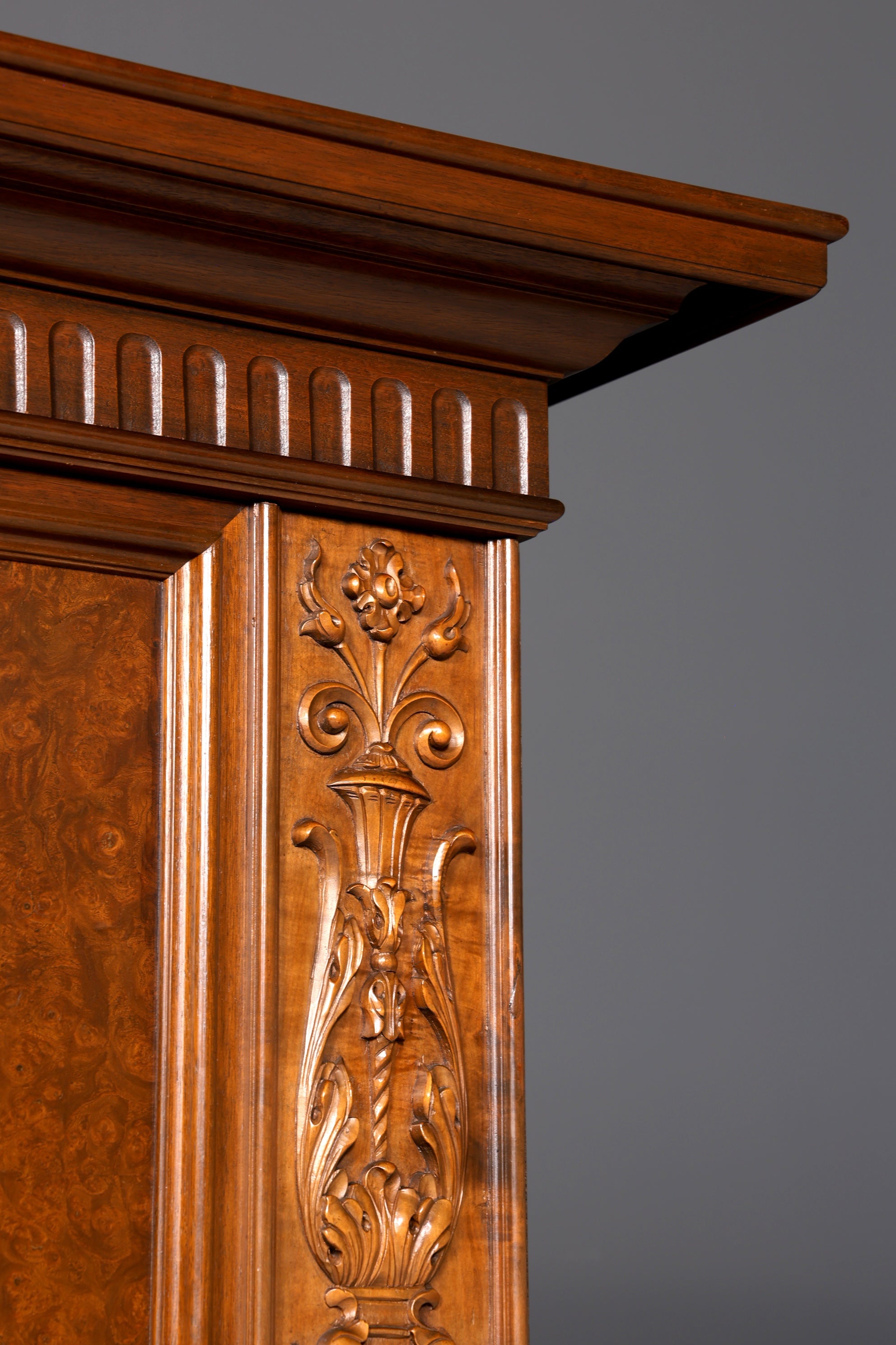 Bibliothèque néo-renaissance XXL onirique, vitrine ancienne, bureau de gentleman, buffet Gründerzeit, armoire, étagère, bureau