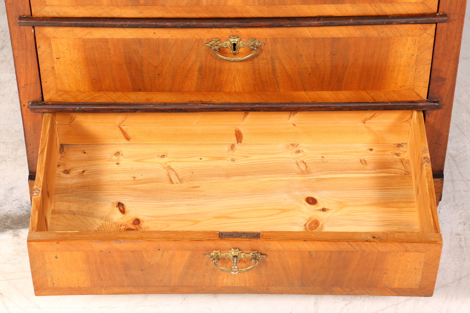 Stilvolle Gründerzeit Kommode Jugendstil Vertiko Schubladenkommode Antik Wäschekommode Chiffoniere