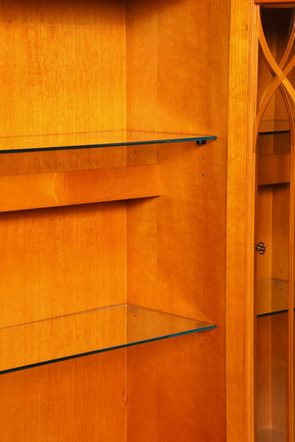 F946 Finish Wunderschöne Englische Vitrine Bücherschrank Buffet Antik Stil Englisch Eibe Glasvitrine Bibliothek