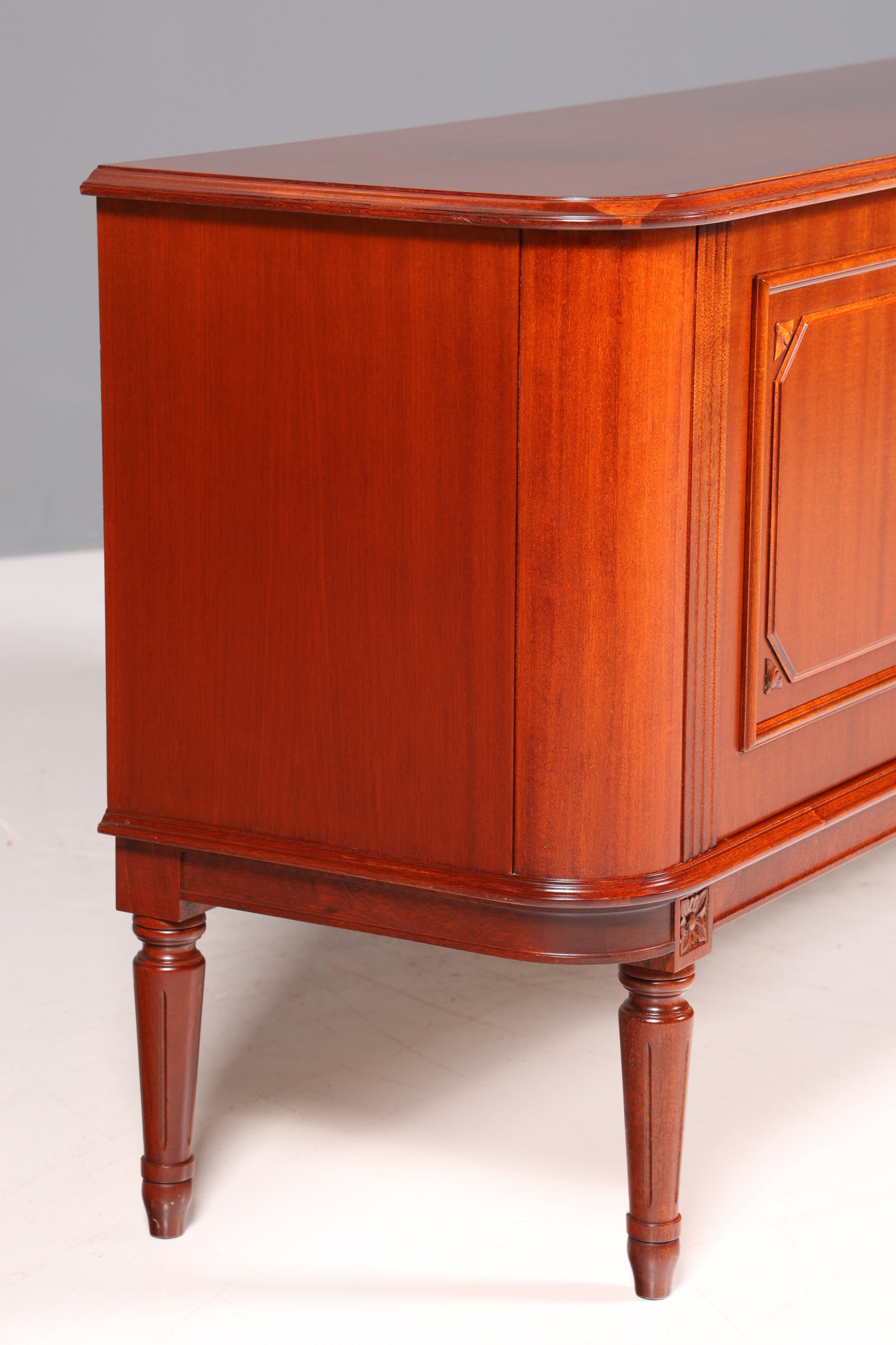 Buffet de style gustavien, commode, meuble TV, antiquité des années 1960