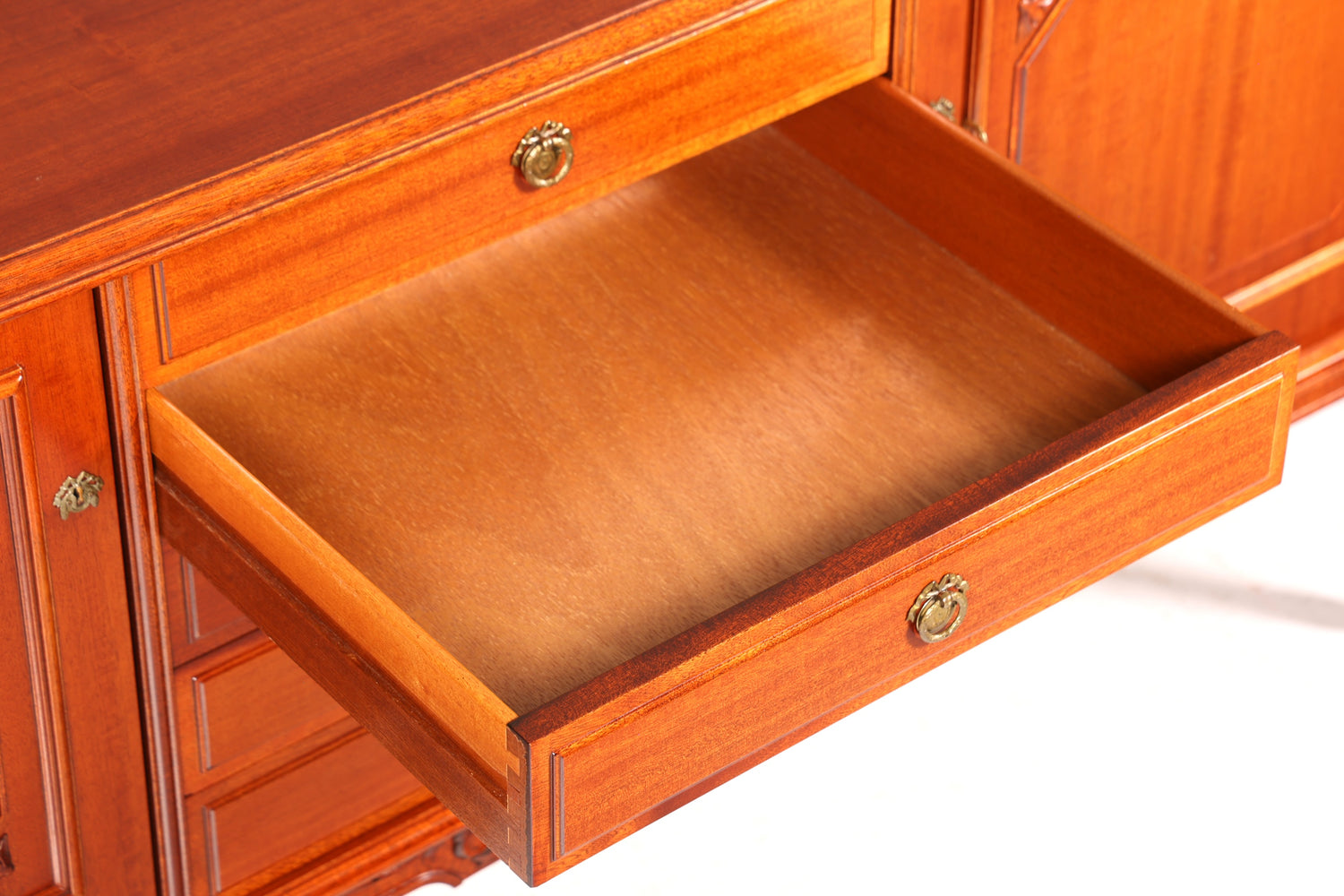 Buffet de style gustavien, commode, meuble TV, antiquité des années 1960