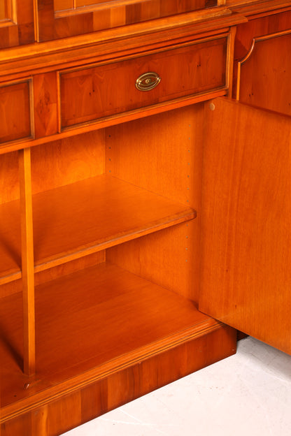 F947 Finish cm Wunderschöne Original Heldense Vitrine Englische Eibe Bücherschrank Buffet Antik Stil Glasvitrine