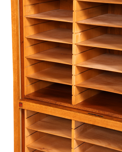 Stilvoller Mid Century Rollladenschrank Bauhaus Apothekerschrank Art Deco Büro Aktenschrank