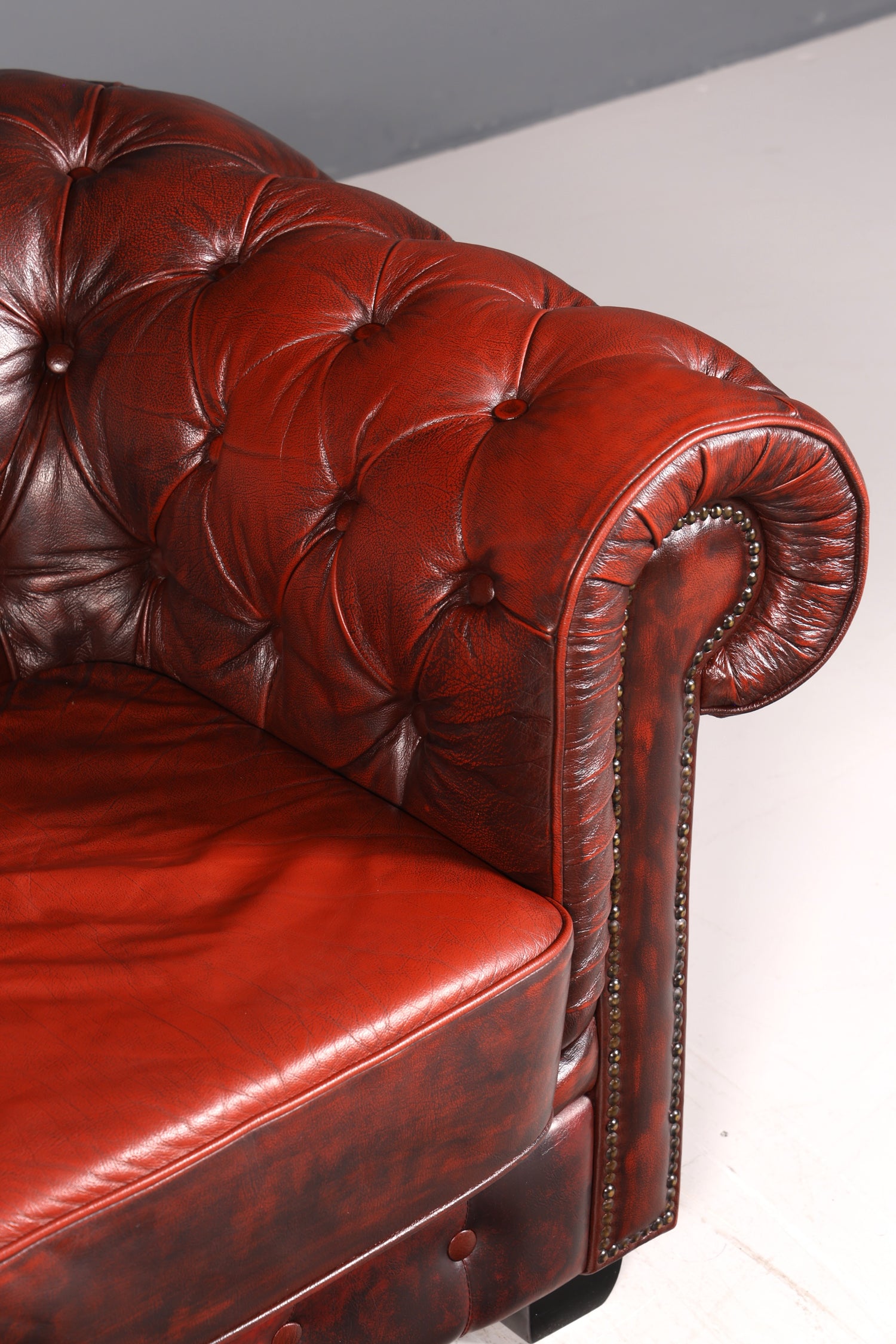 F954 Finish cm Wunderschönes Original Chesterfield Sofa 3- Sitzer echt Leder Oxblood Couch Englisch