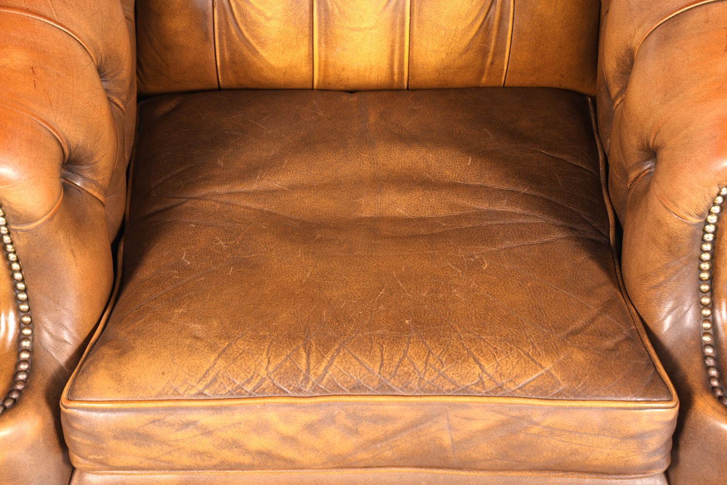 Magnifique et rare fauteuil Chesterfield, fauteuil anglais en cuir, fauteuil de gentleman, 1 sur 2