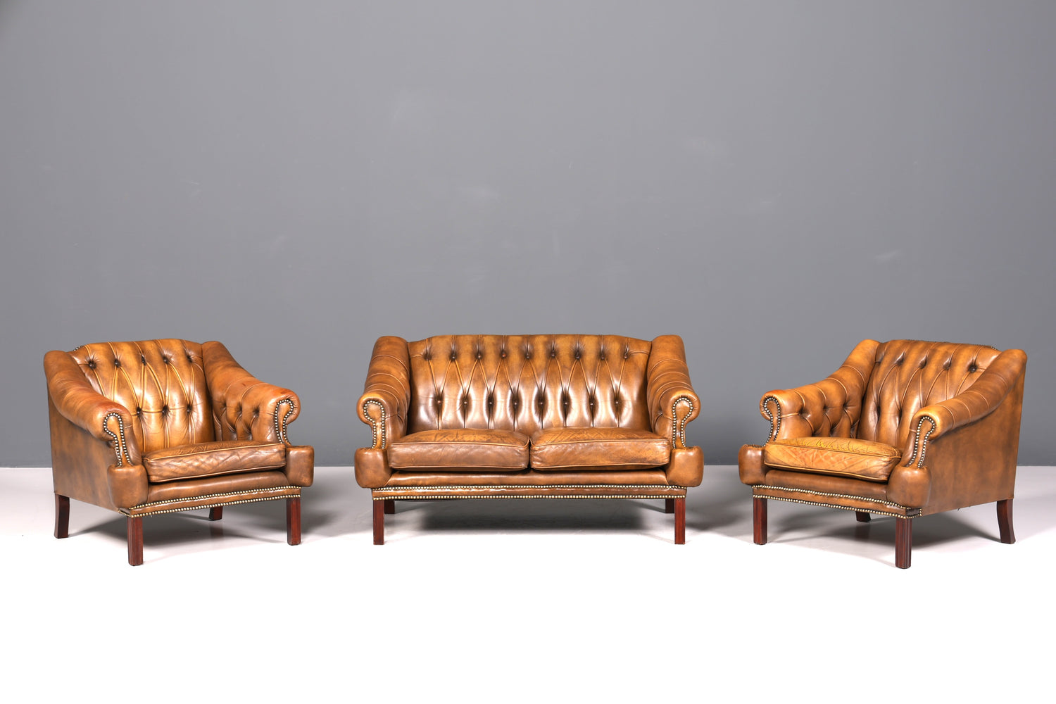 Magnifique et rare fauteuil Chesterfield, fauteuil anglais en cuir, fauteuil de gentleman, 1 sur 2