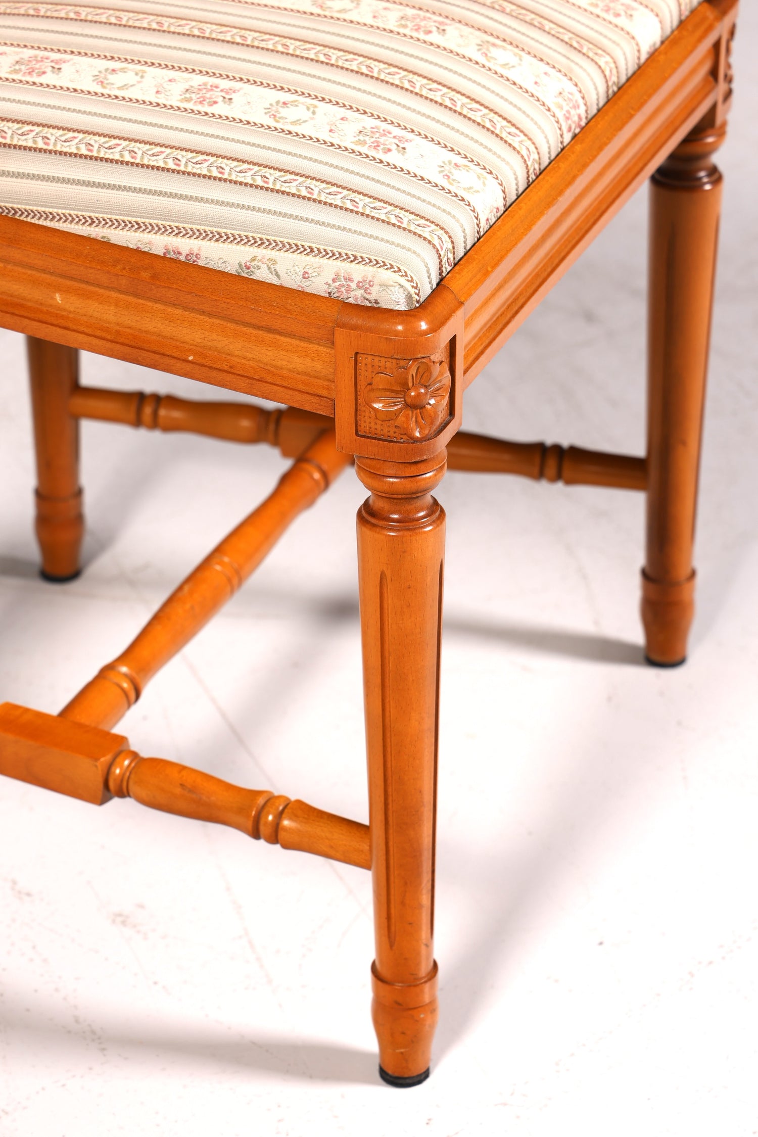 Ensemble de 4 chaises de style gustavien, chaises de cuisine anglaises, chaises de salle à manger de style antique