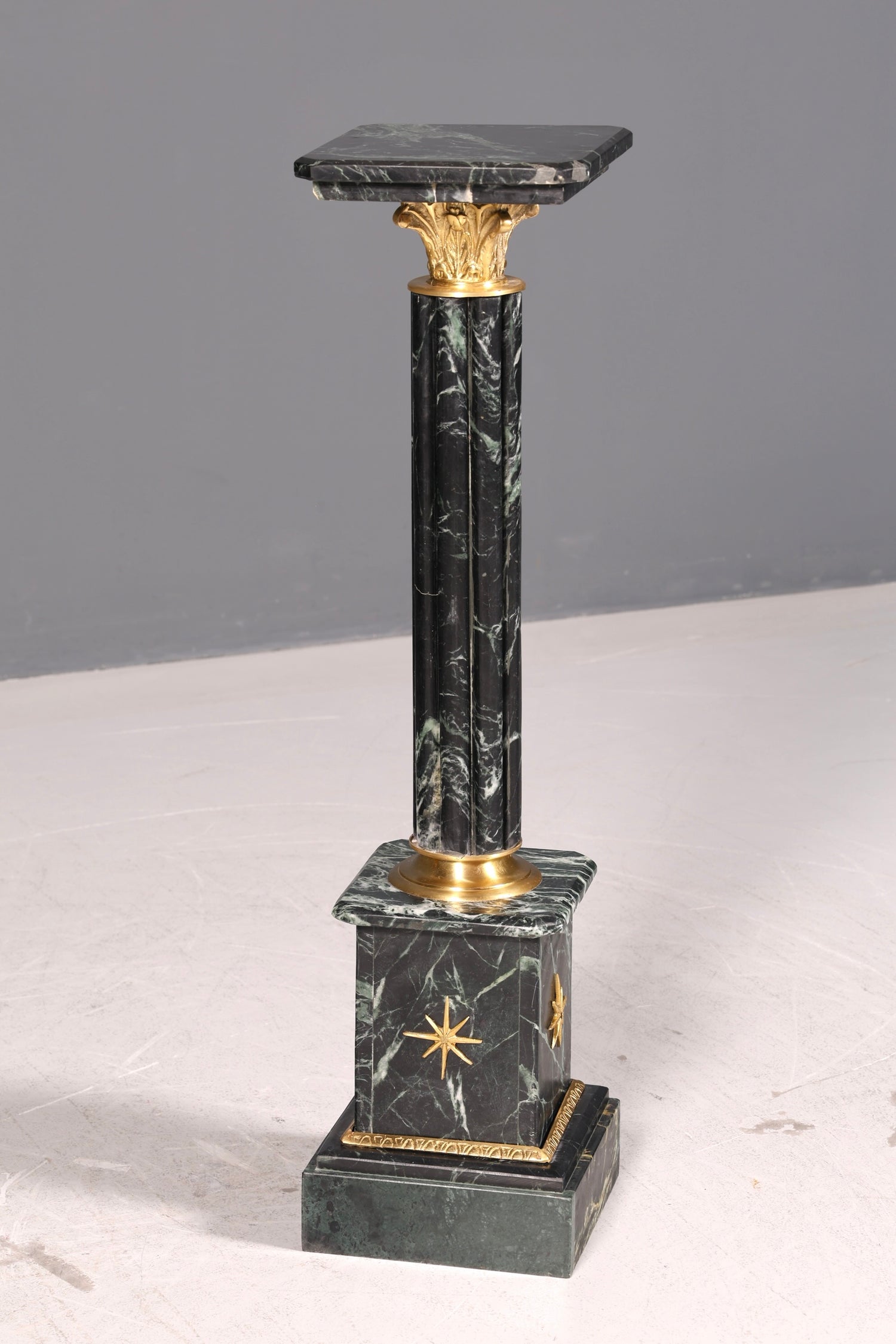 Traumhafte Barock Stil Säule Louis XV Marmor Blumensäule Naturstein Sockel Ablage