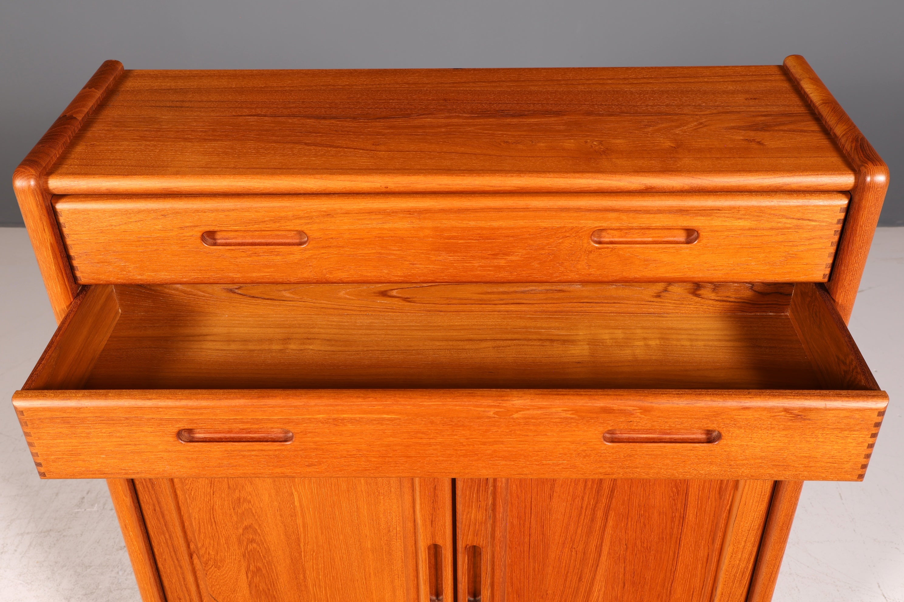 Edler Dyrlund Mid Century Teak Schrank Dänisch Highboard Kommode Wäscheschrank Vintage 60er Danish Design