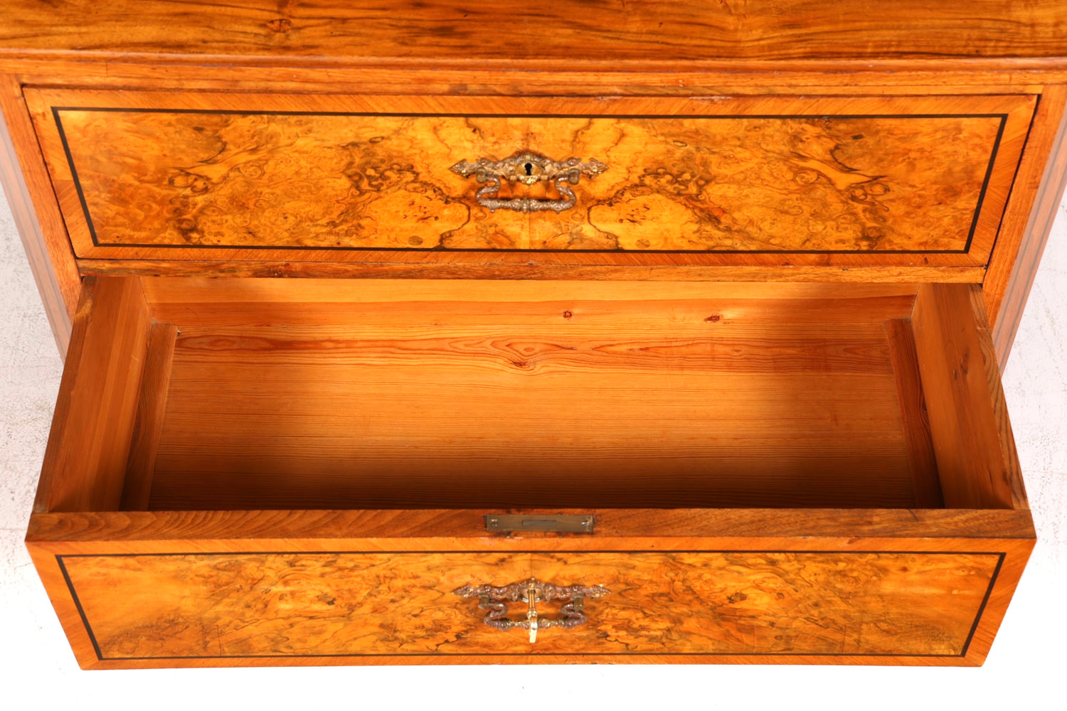 Belle commode Gründerzeit, commode à linge antique