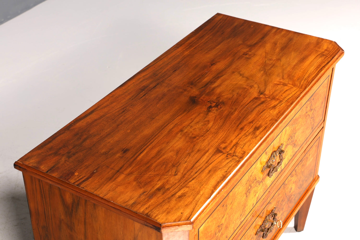 Belle commode Gründerzeit, commode à linge antique