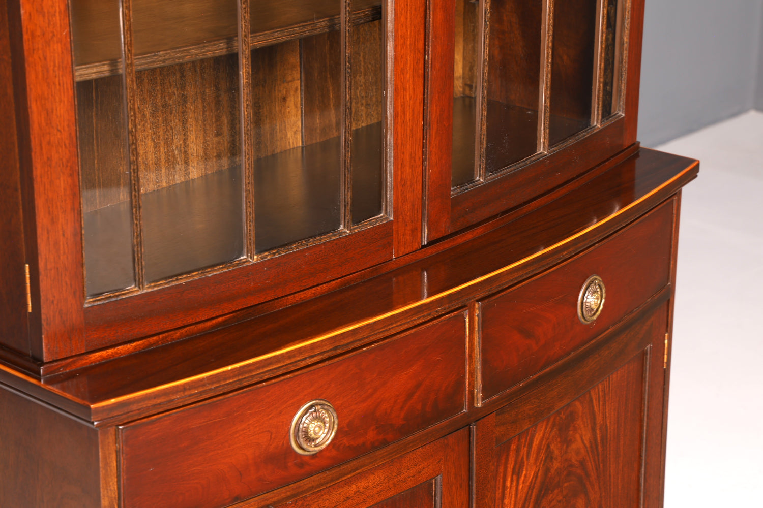 Beeindruckender Englischer Bücherschrank Mahagoni Vitrine Bibliothek Bücherregal Glasvitrine Vintage