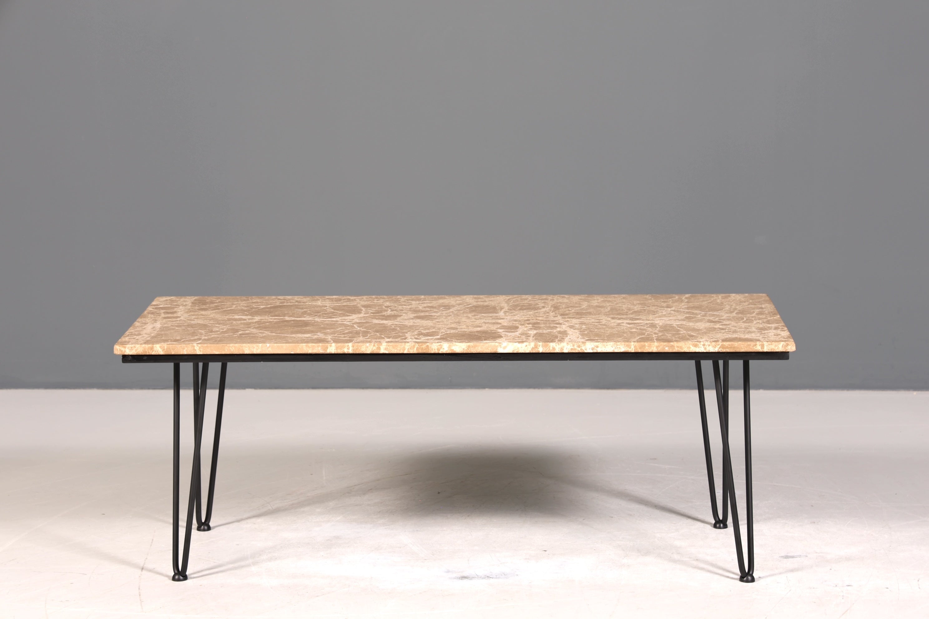 Wunderschöner Couchtisch mit Marmorplatte Tisch mit Hairpin Legs Ablagetisch