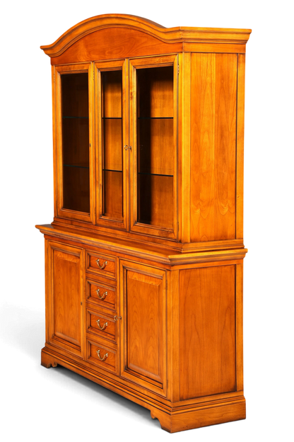 Hauptstadt Möblerei Selva Vitrine aus Kirschholz im Antik Stil mit Glasfront und Schubladen