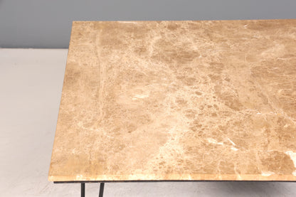 Wunderschöner XXL Couchtisch mit Marmorplatte Tisch mit Hairpin Legs Ablagetisch