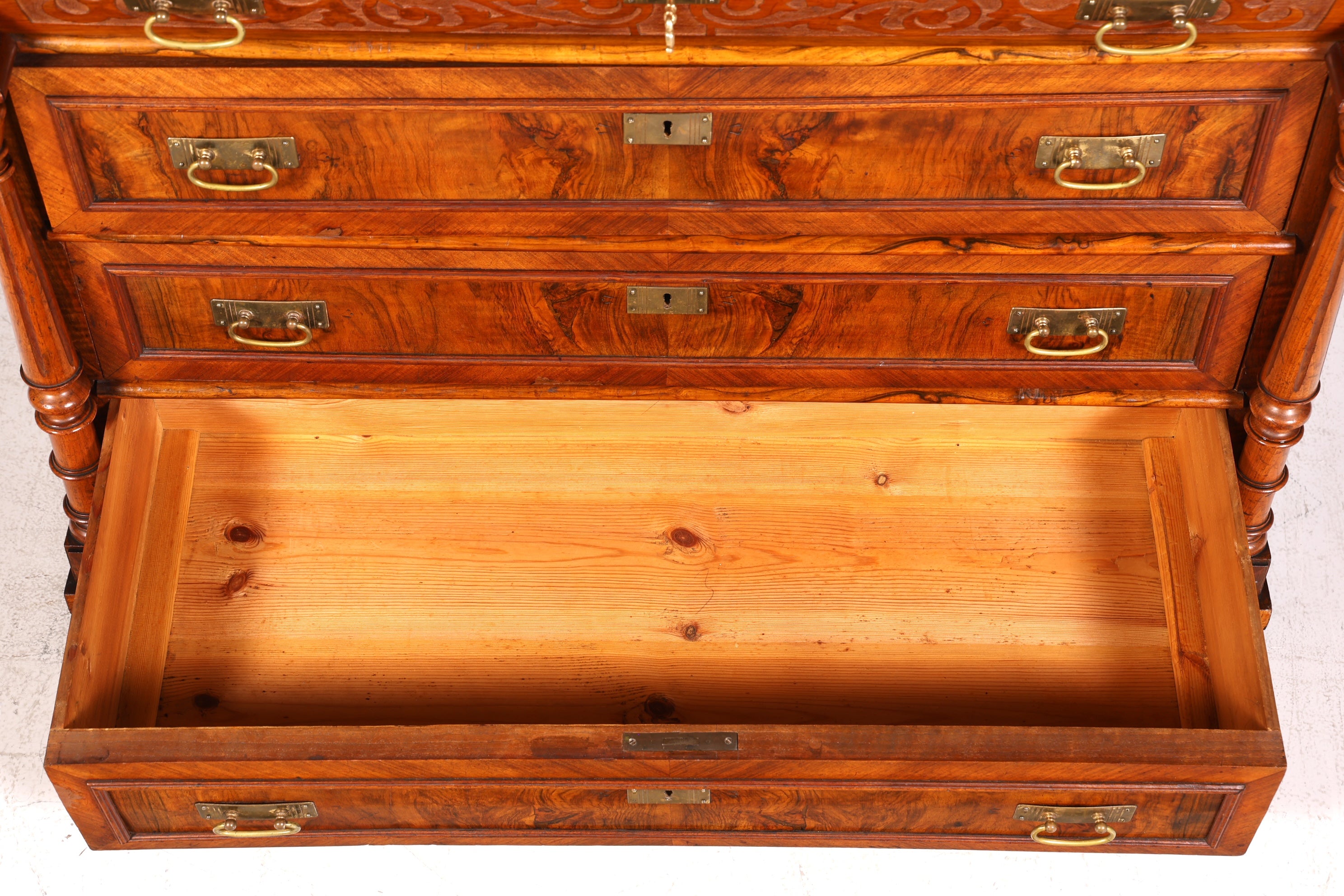 Commode onirique Gründerzeit, buffet antique Art Nouveau, commode, coffre à linge