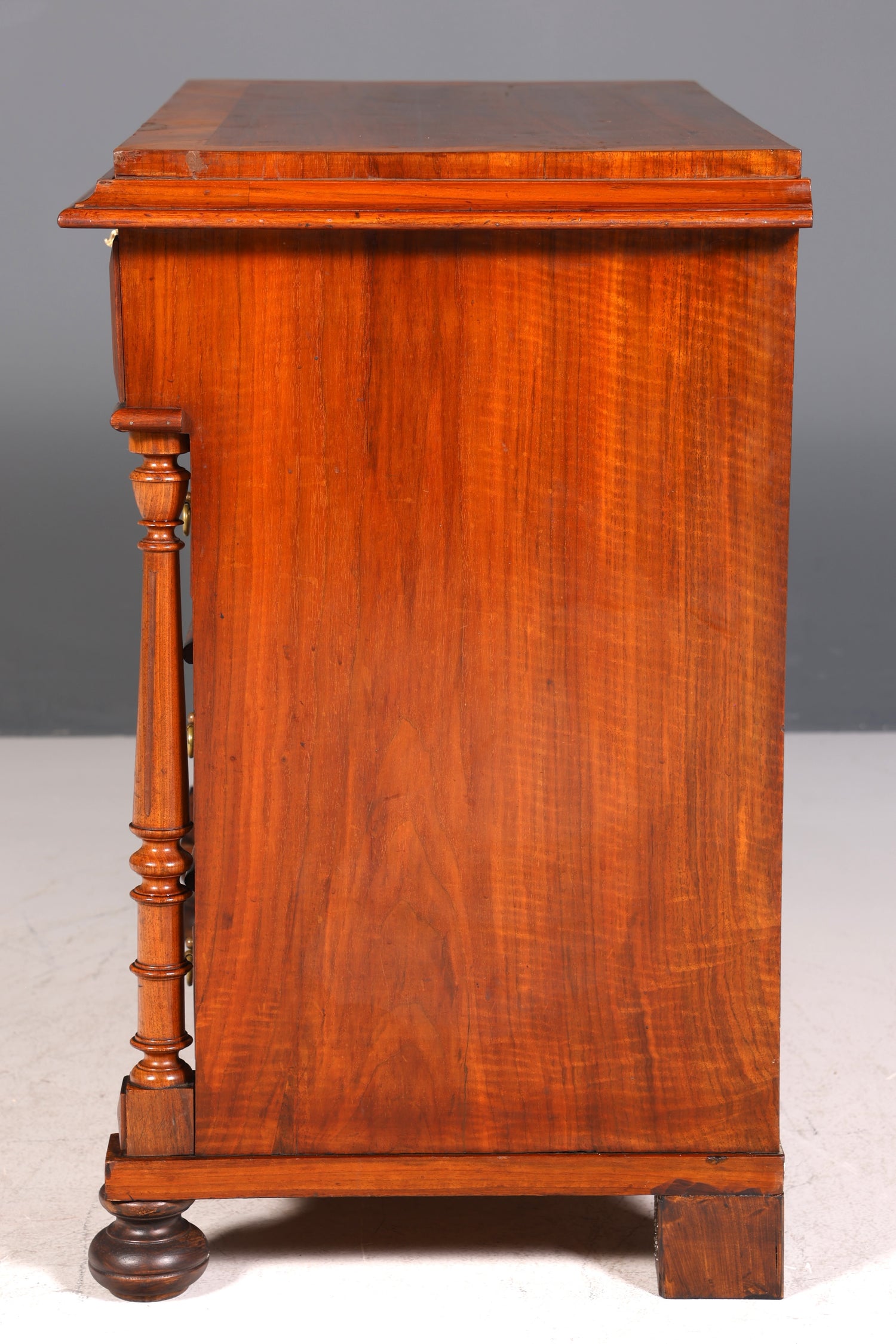 Commode onirique Gründerzeit, buffet antique Art Nouveau, commode, coffre à linge