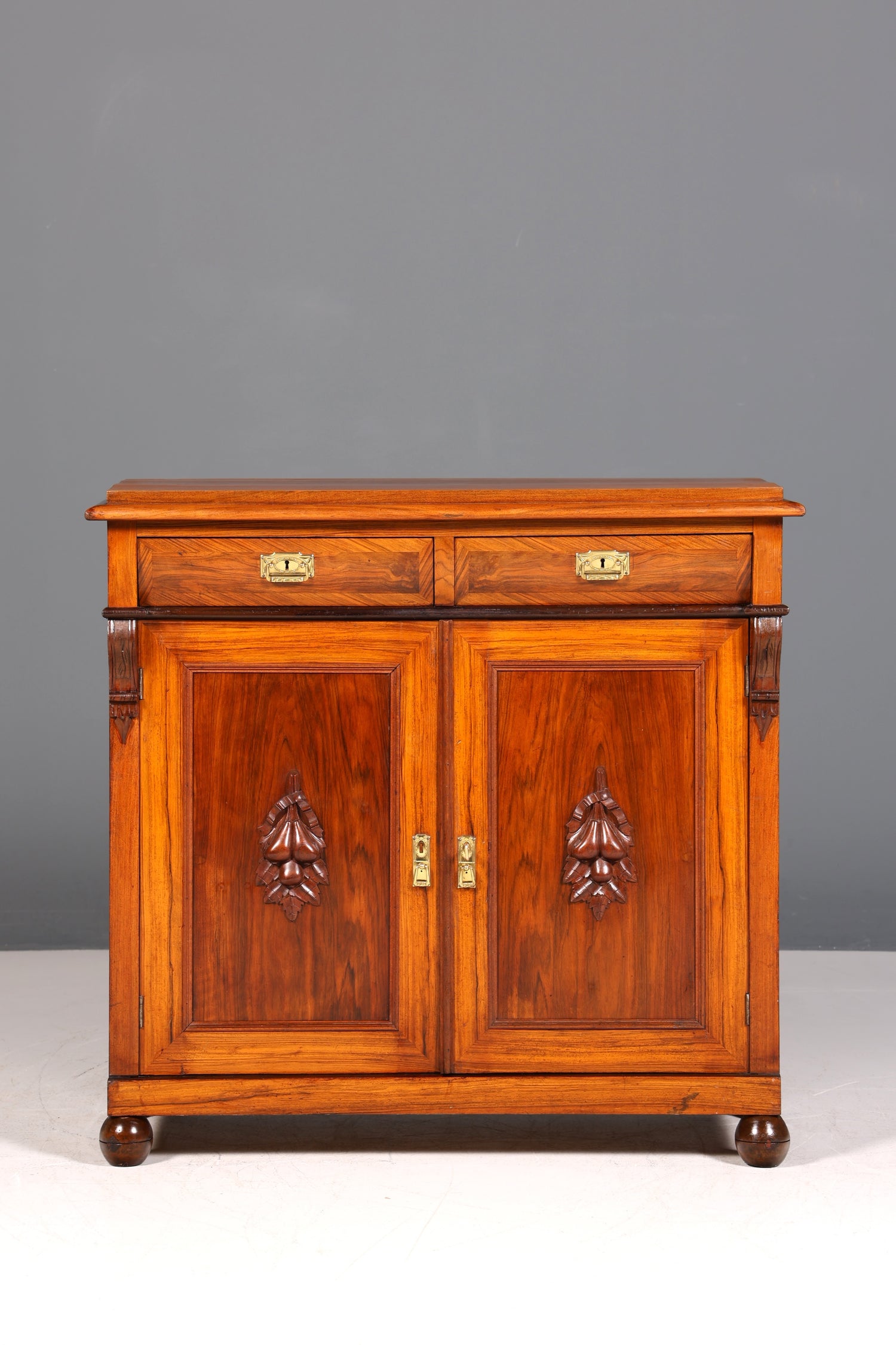 Magnifique cabinet Gründerzeit (fin du XIXe siècle), commode Art nouveau, buffet ancien, coiffeuse