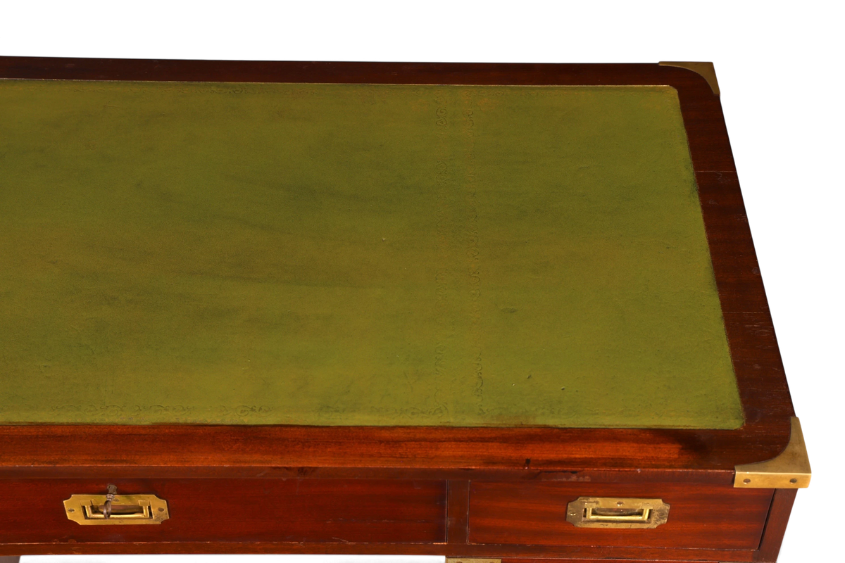 Edler Maritimer Schreibtisch Englischer Military Bürotisch Office Table mit echt Lederauflage