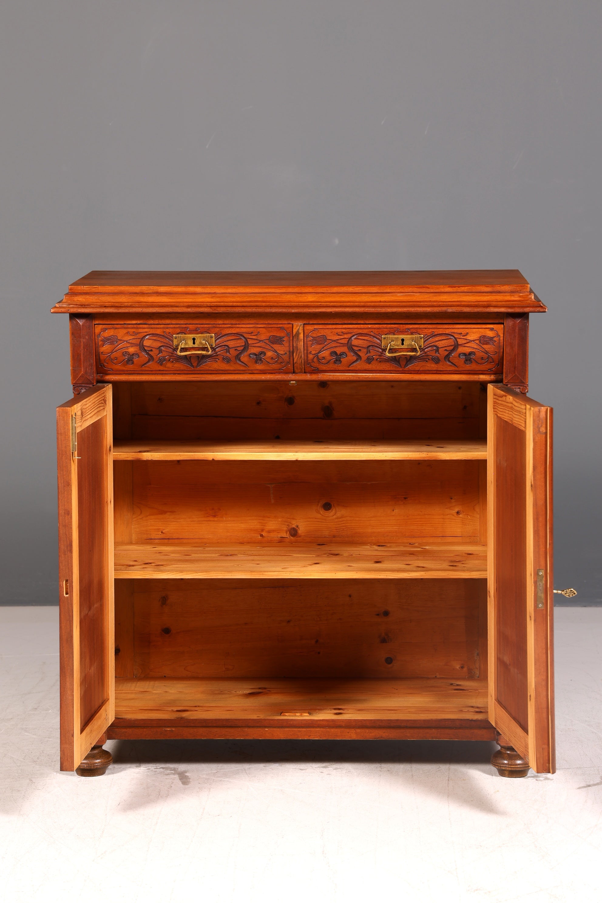 Traumhafter Gründerzeit Schrank Nussbaum Schnitzerei Halbschrank Kommode Antik Sideboard Buffet Vintage