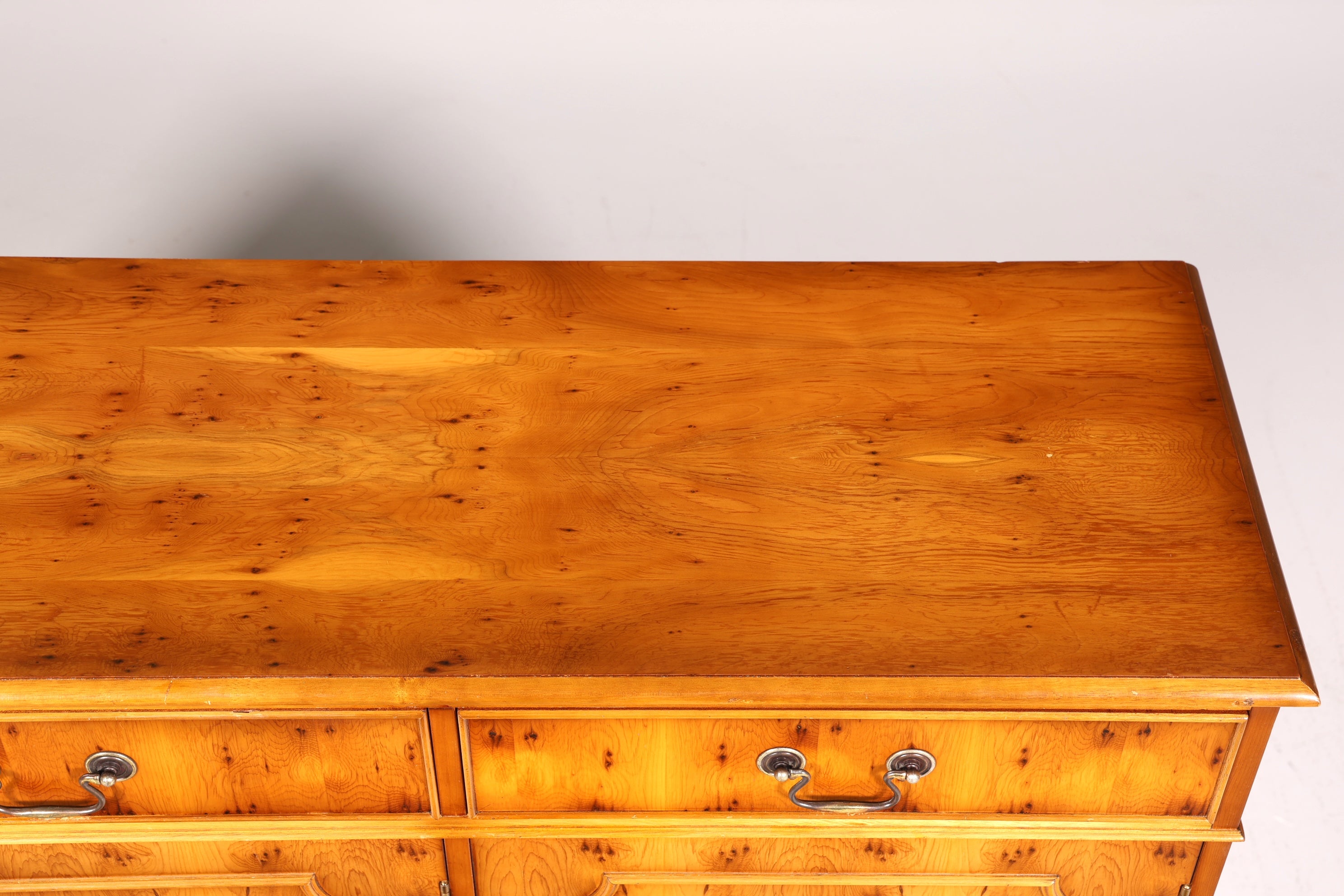 Magnifique buffet anglais, meuble ancien des années 1960, commode