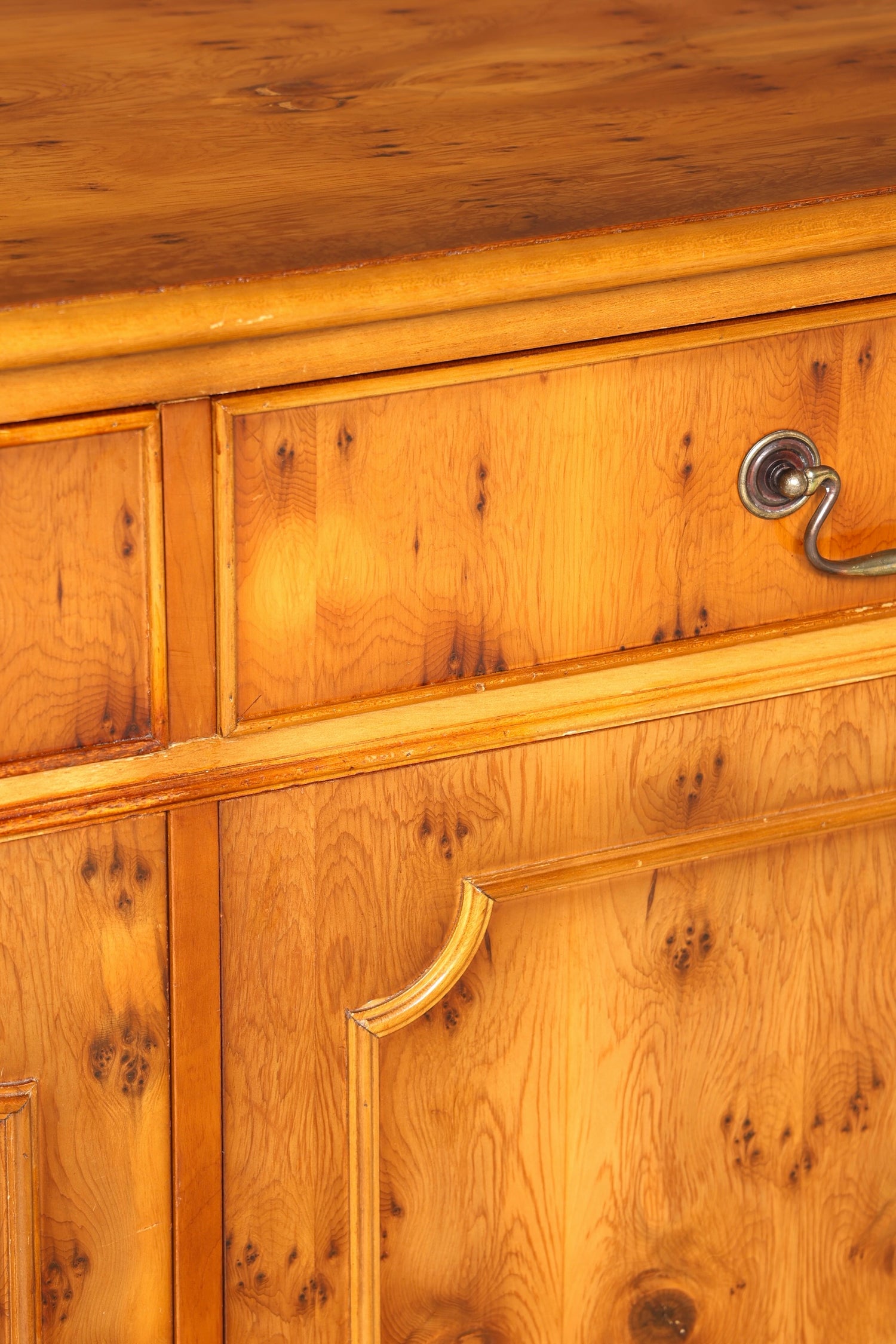 Magnifique buffet anglais, meuble ancien des années 1960, commode