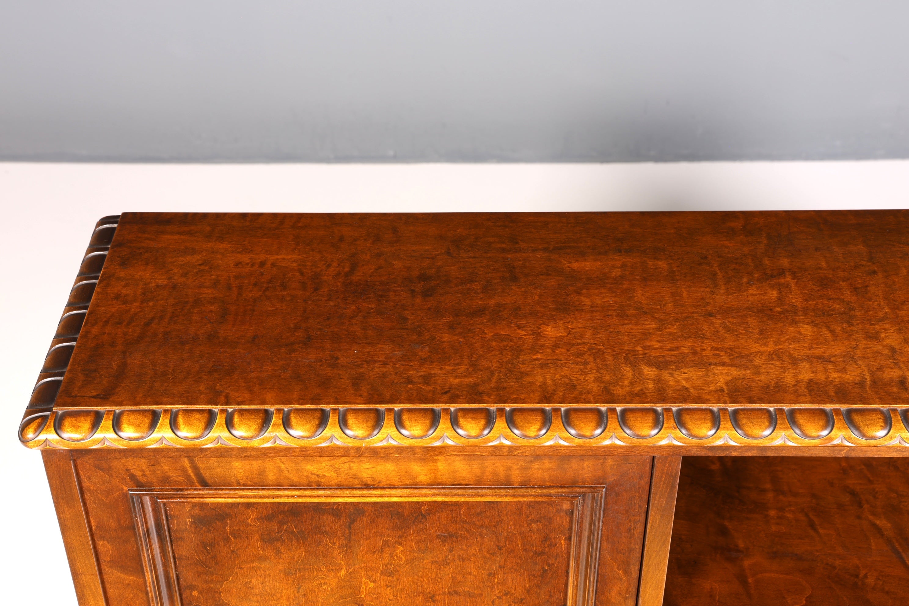 Bibliothèque néo-Renaissance onirique, étagère ancienne de l&