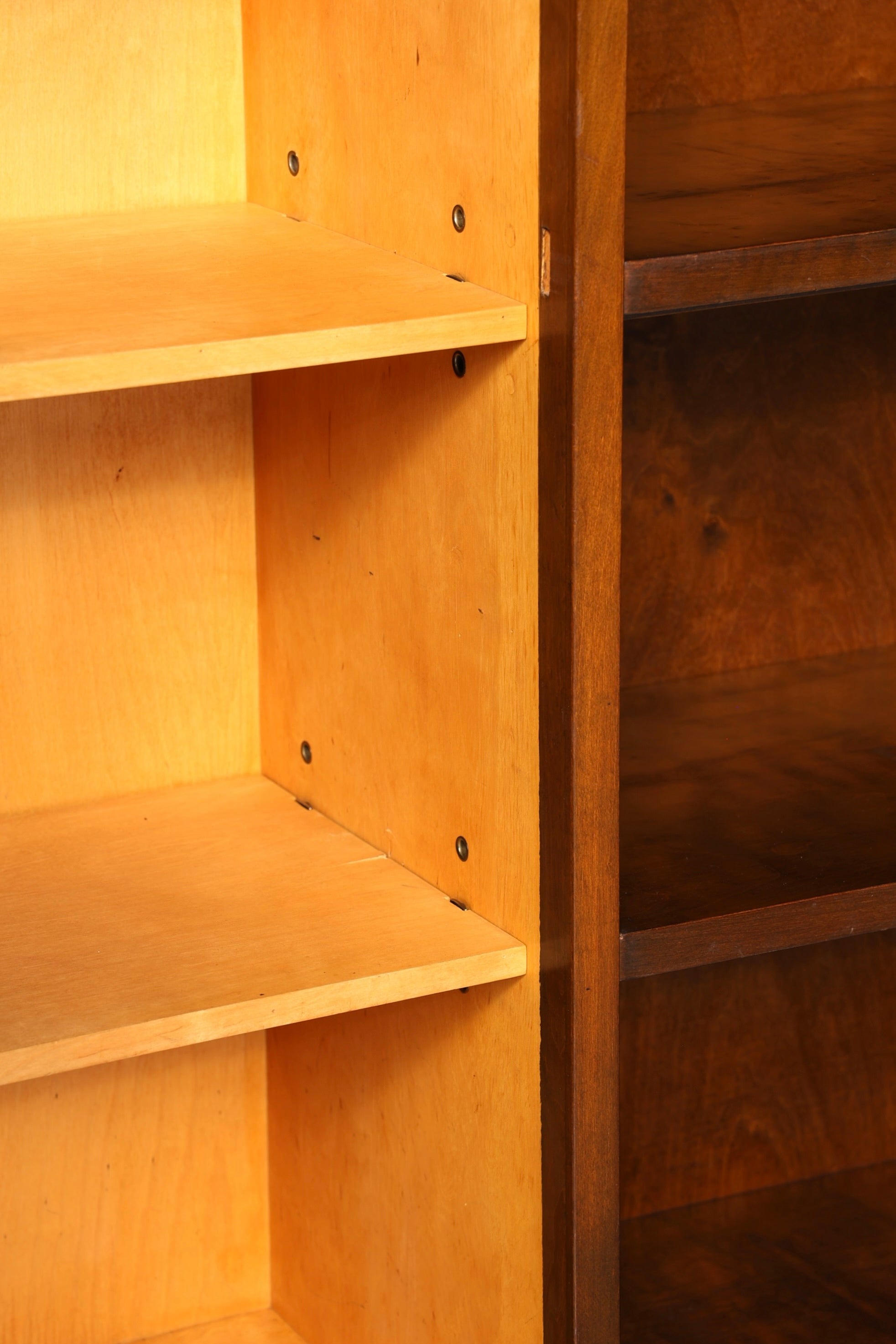 Bibliothèque néo-Renaissance onirique, étagère ancienne de l&